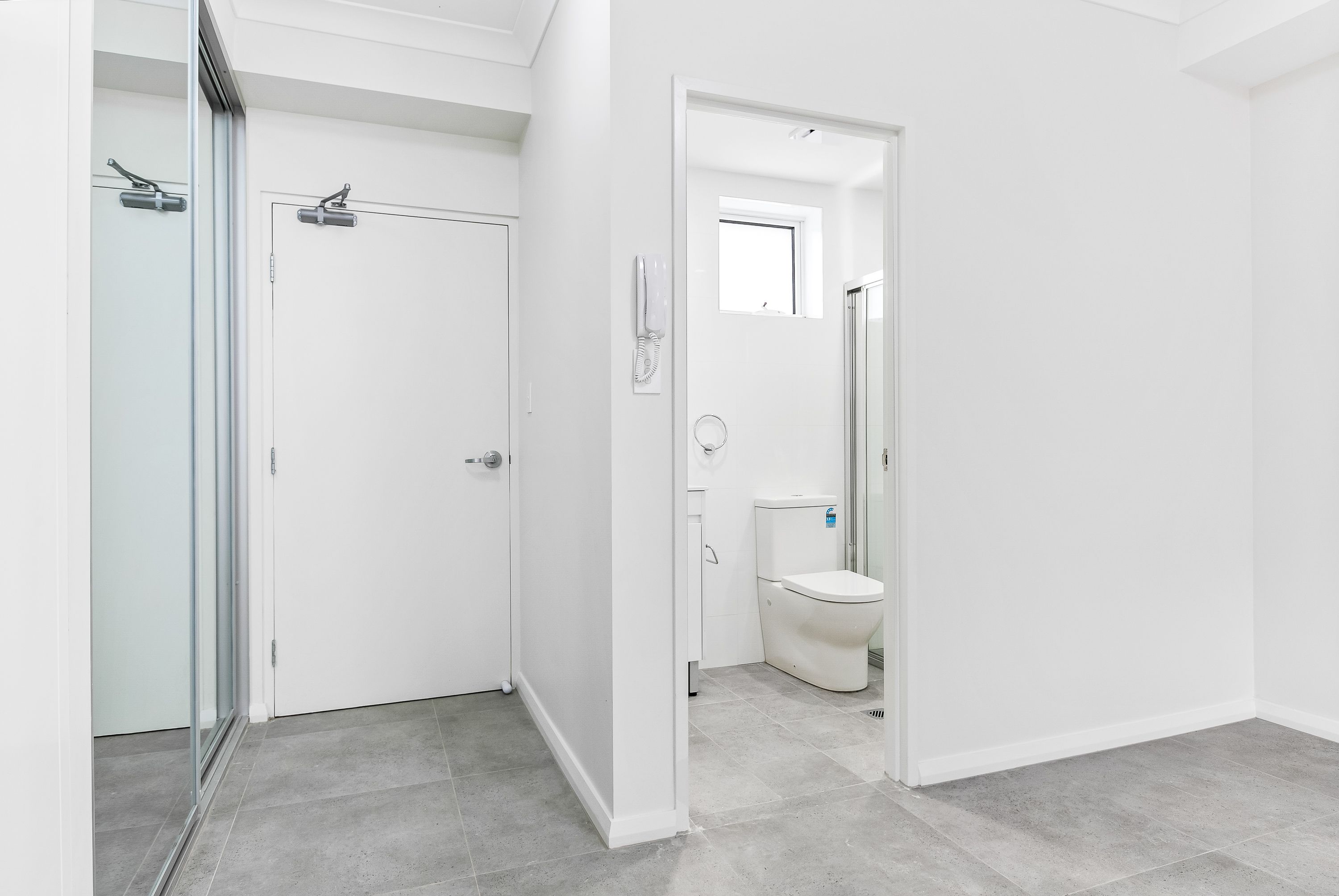 Unit/11a Moonbie Street — photo 3 of 10