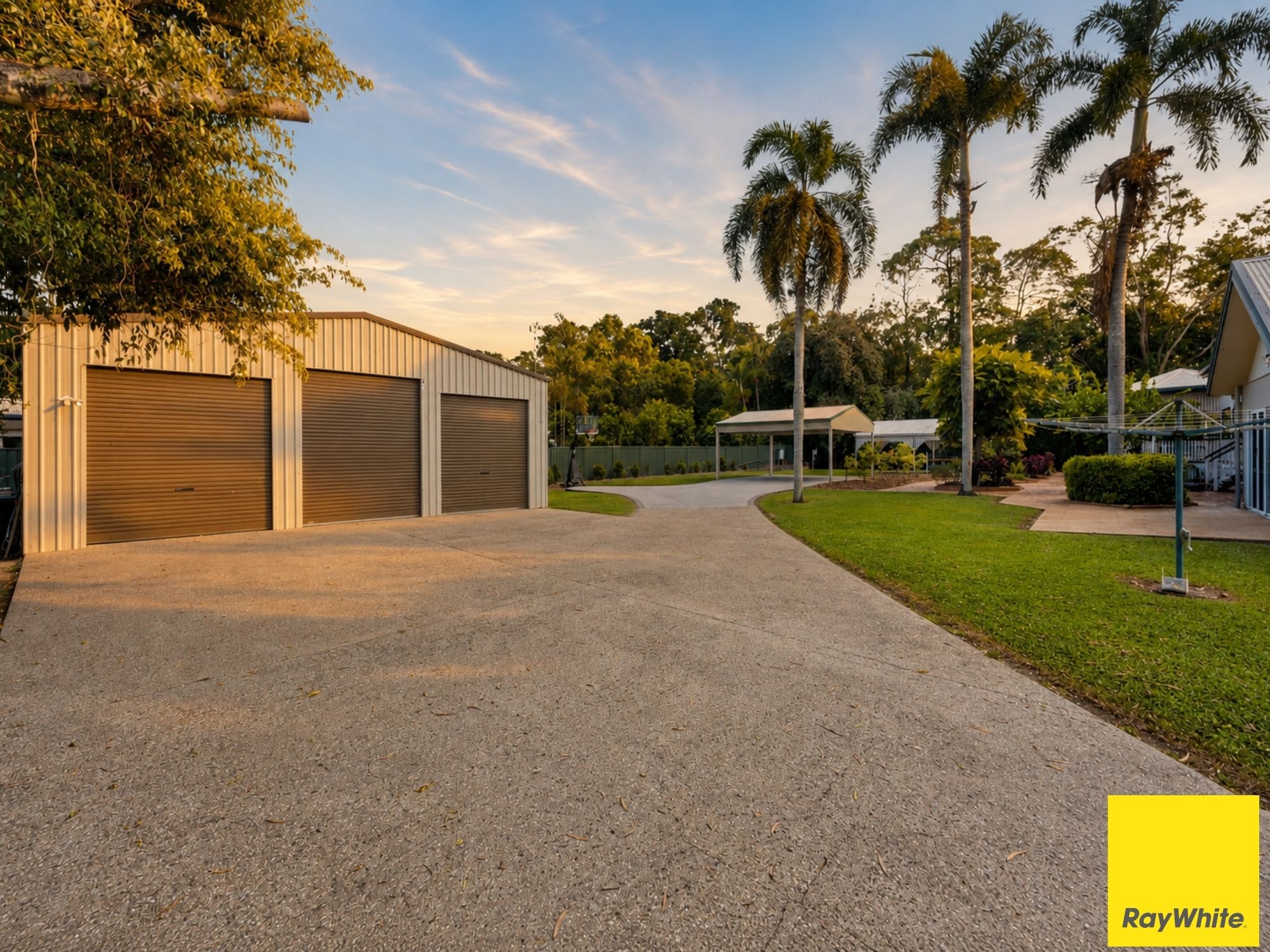 207-215 Bruce Highway, Edmonton, QLD 4869