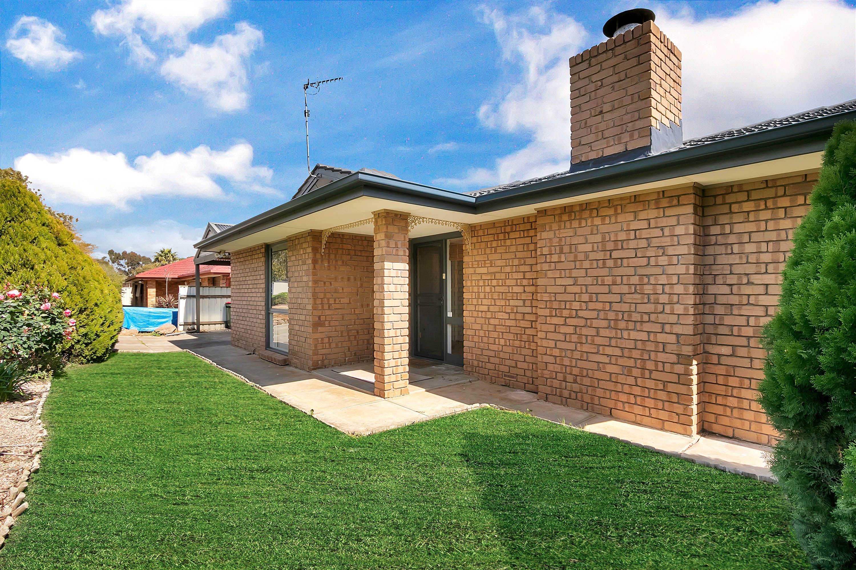 2 Karinga Avenue, Craigmore, SA 5114
