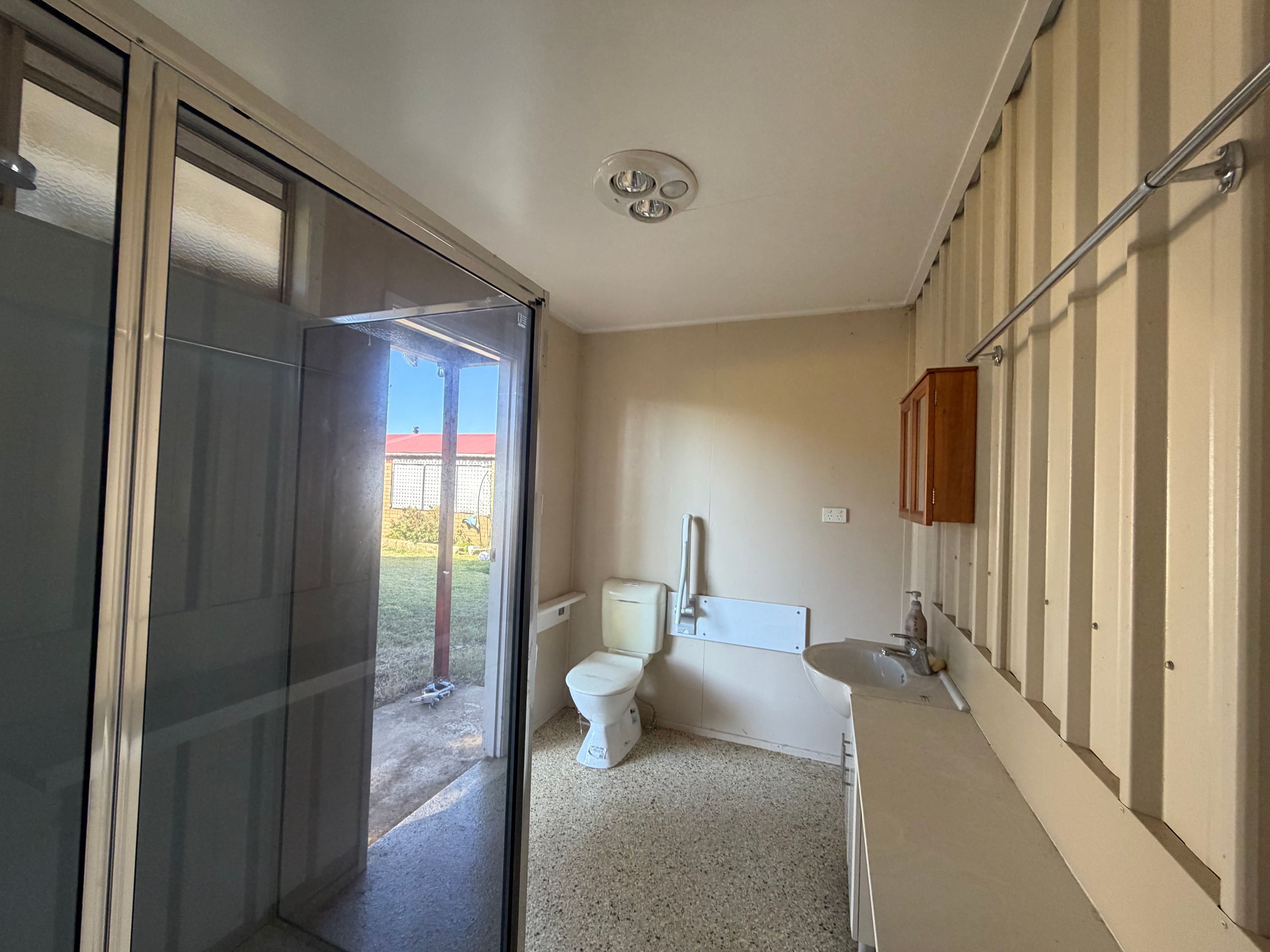 17 Chermside Drive — photo 4 of 8