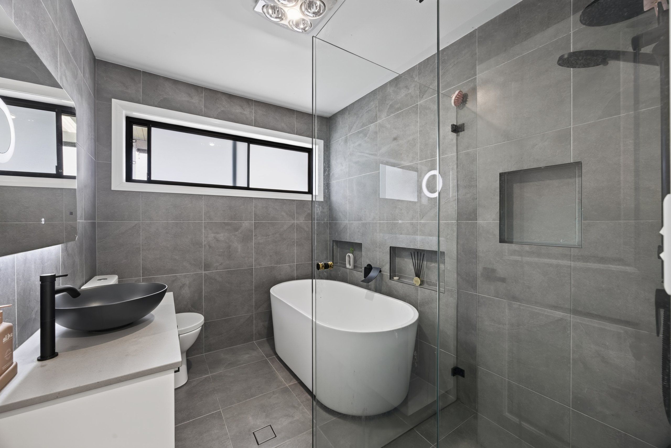 16 Balook Crescent — photo 11 of 21