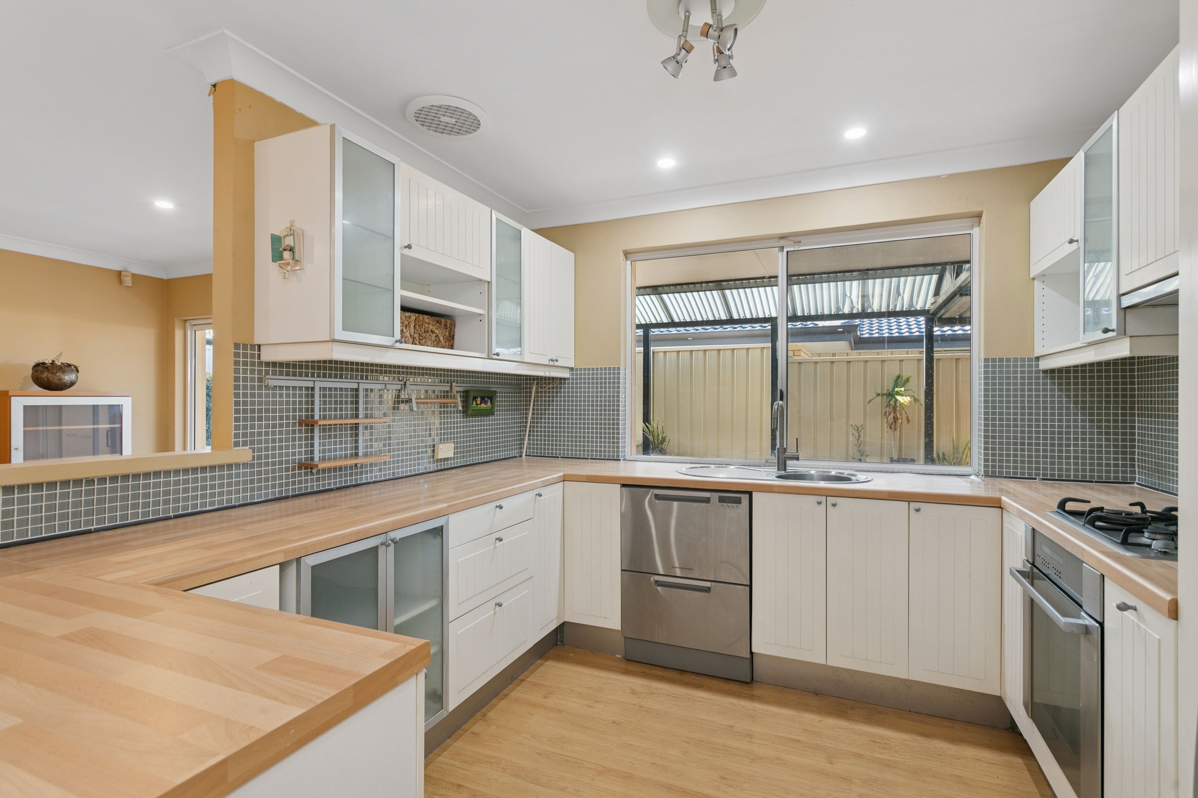 3 Jefferson Drive, Marangaroo, WA 6064