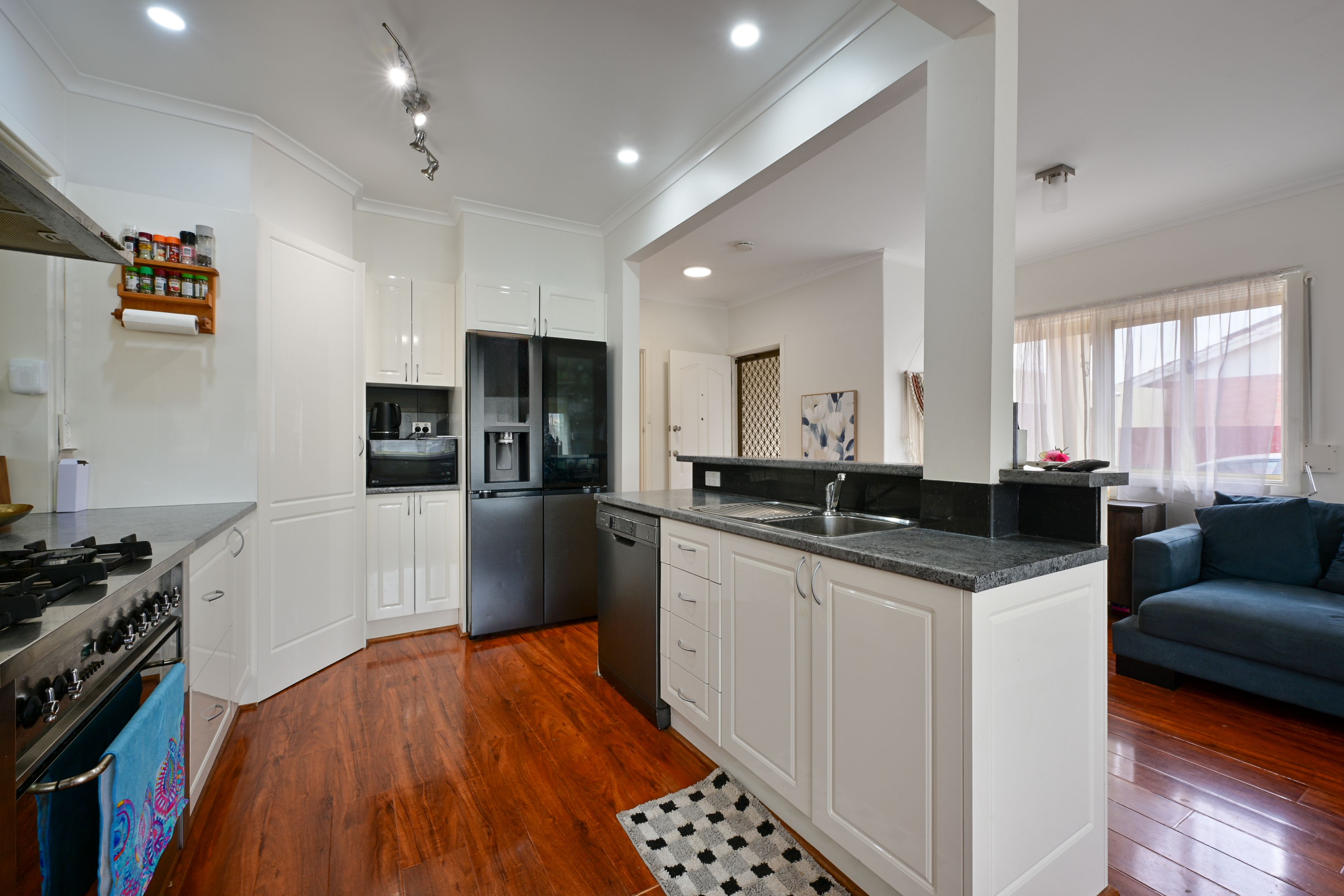23 Noble Street — photo 5 of 14