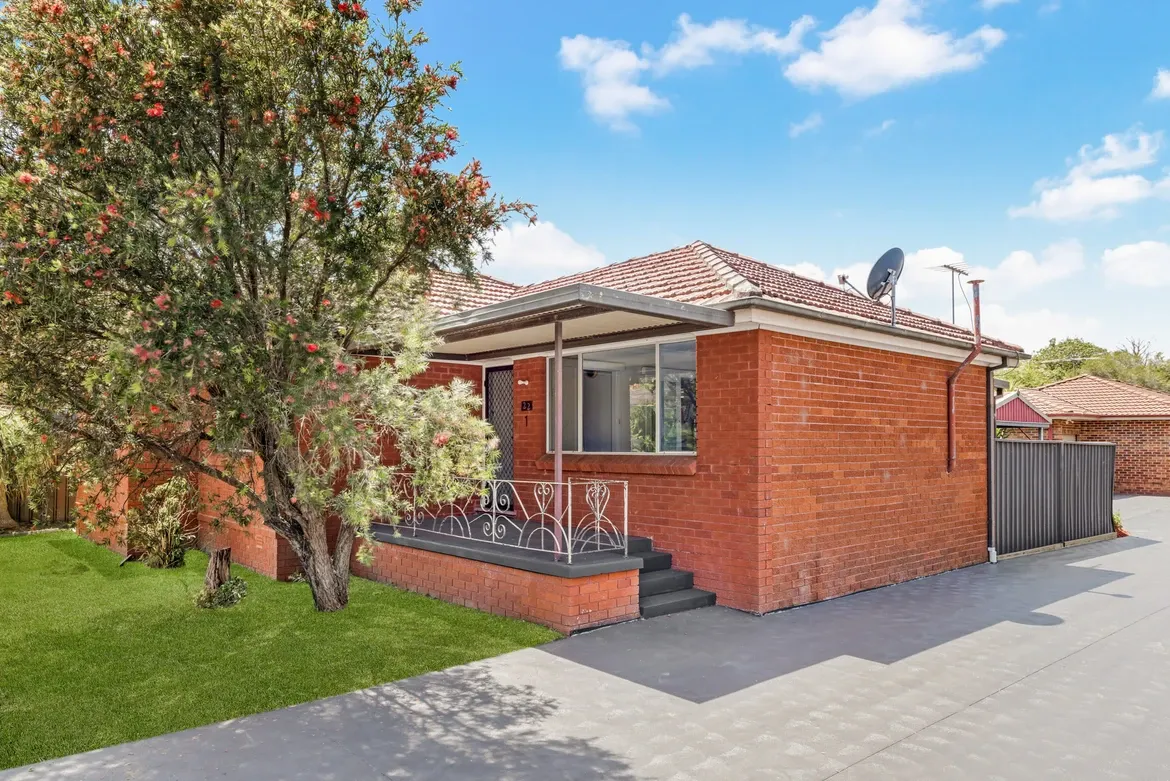 1/22 Gibson Avenue — photo from Ray White United Group