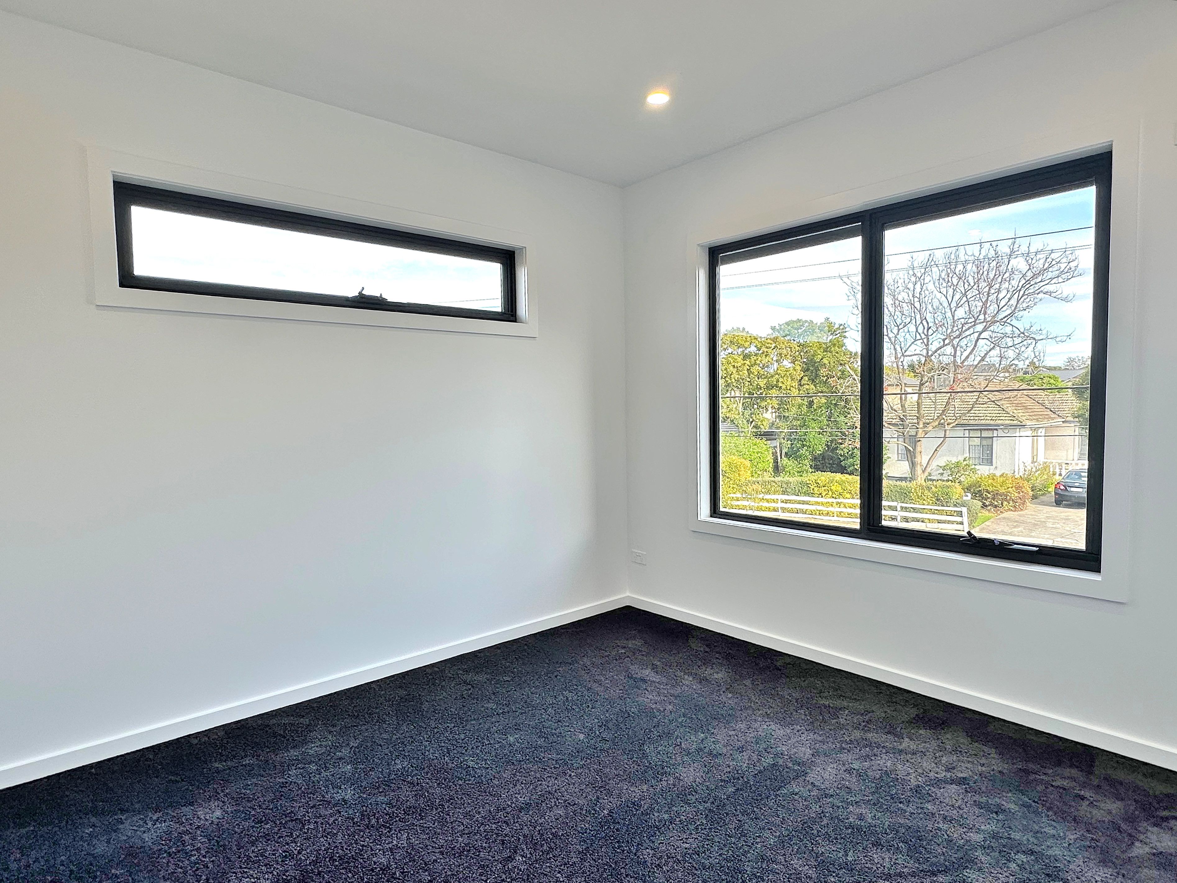 1/40 Eisenhower Street — photo 7 of 12