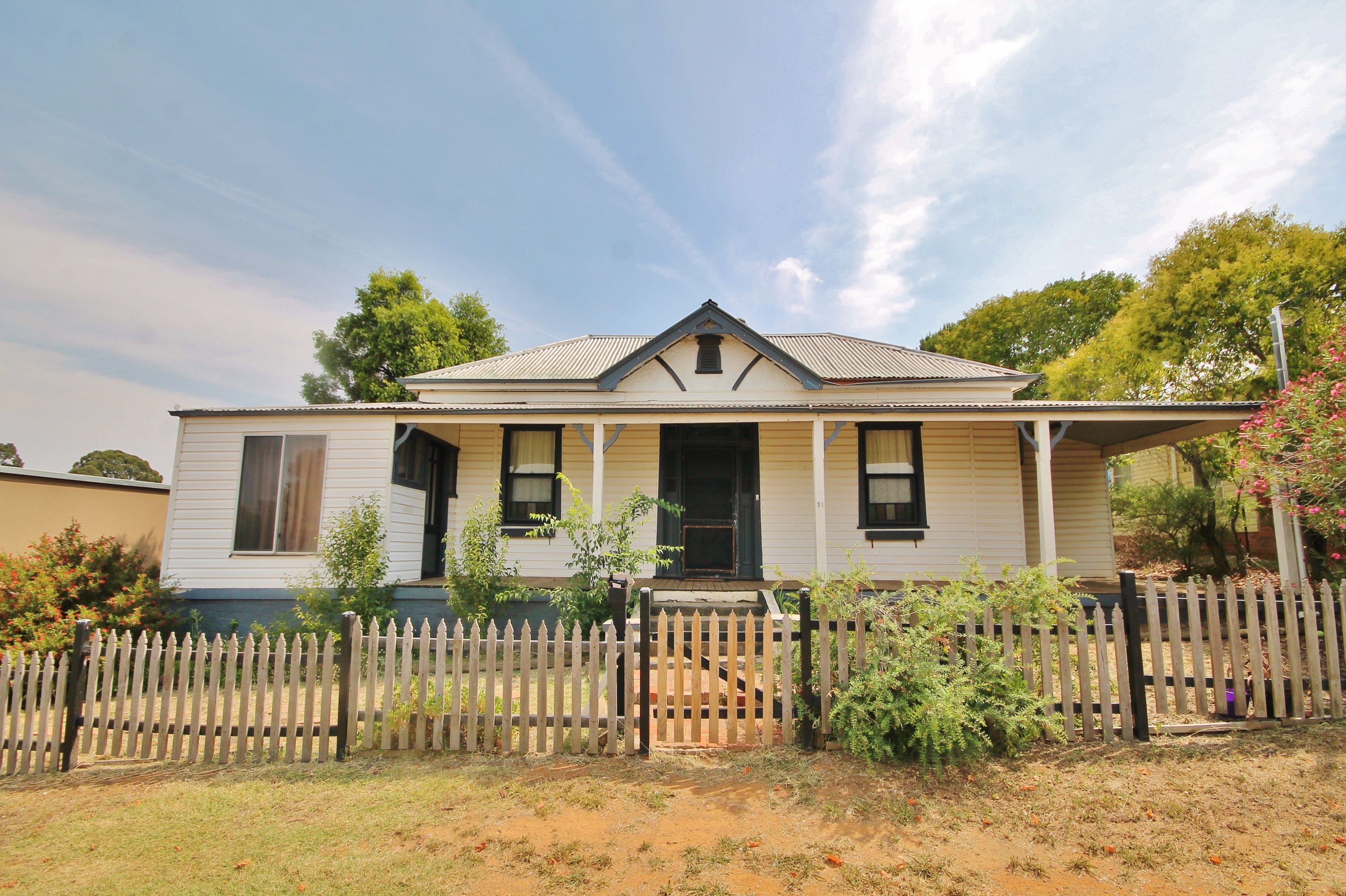 31 Brock Street, Young, NSW 2594