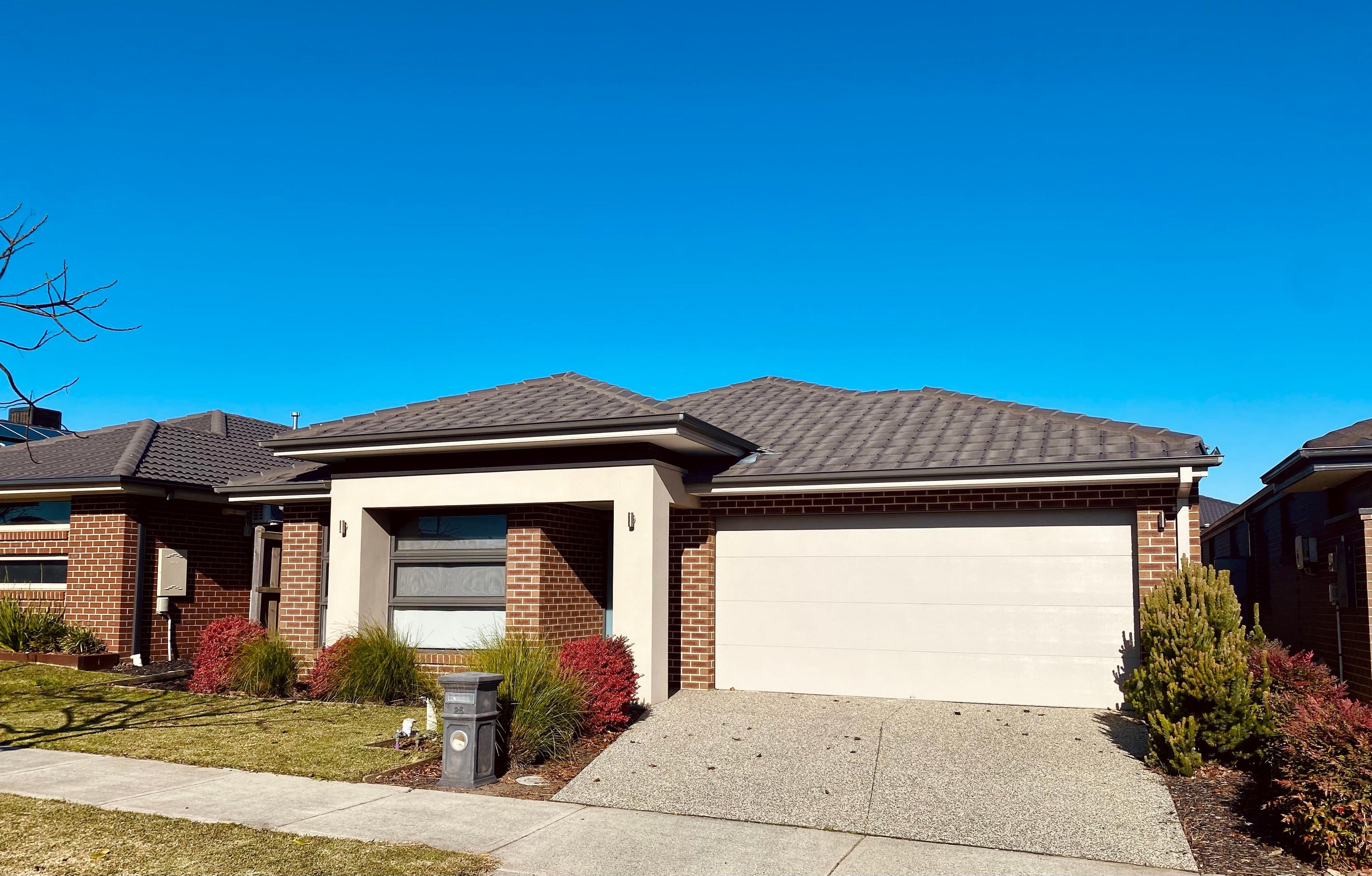25 Pamplona Way, Clyde North, VIC 3978