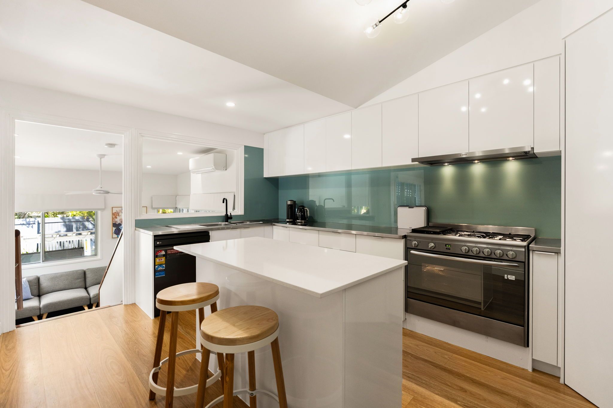 28 Vincent Street — photo 11 of 25