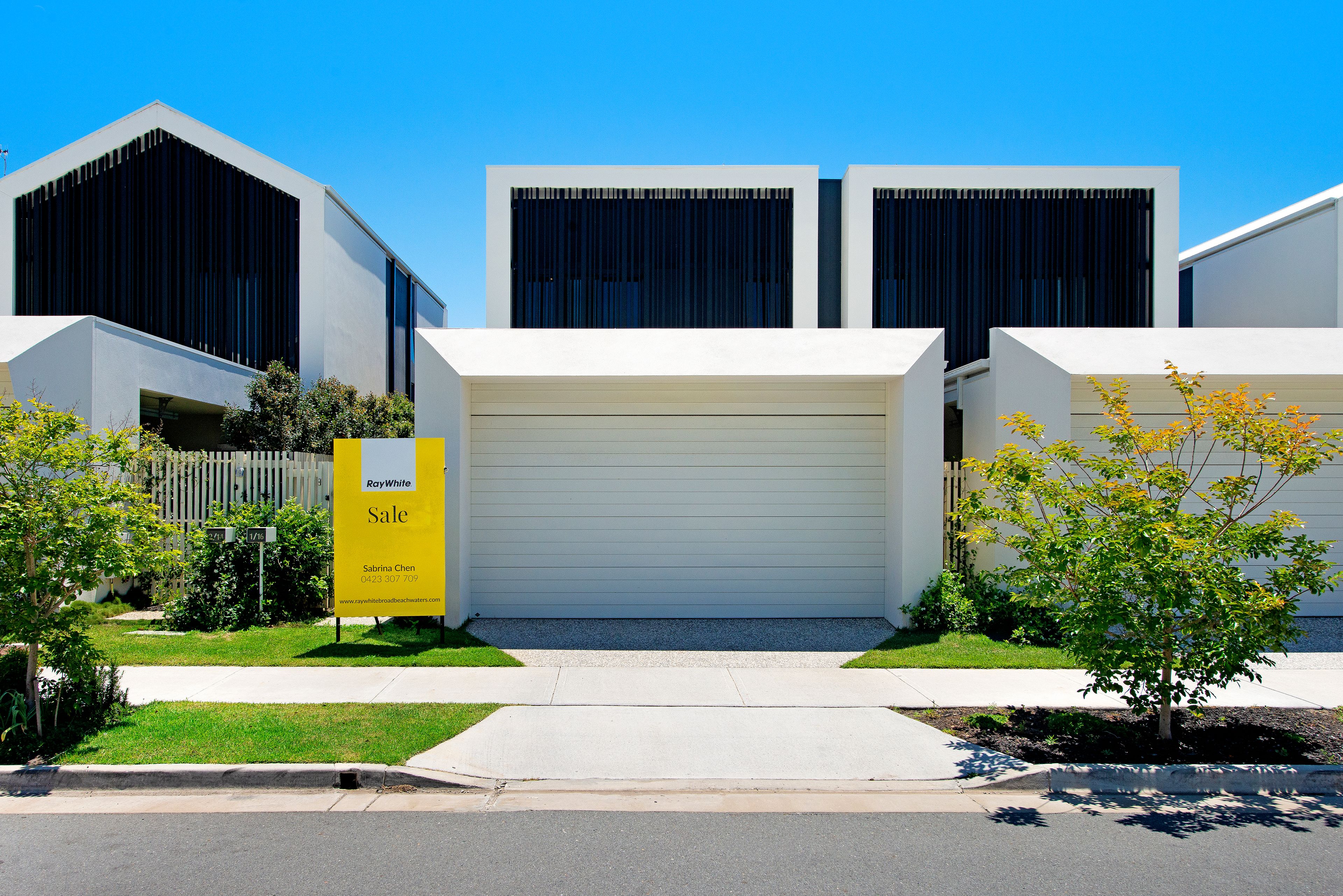 1/16 Magnoli Circuit, Palm Beach, QLD 4221