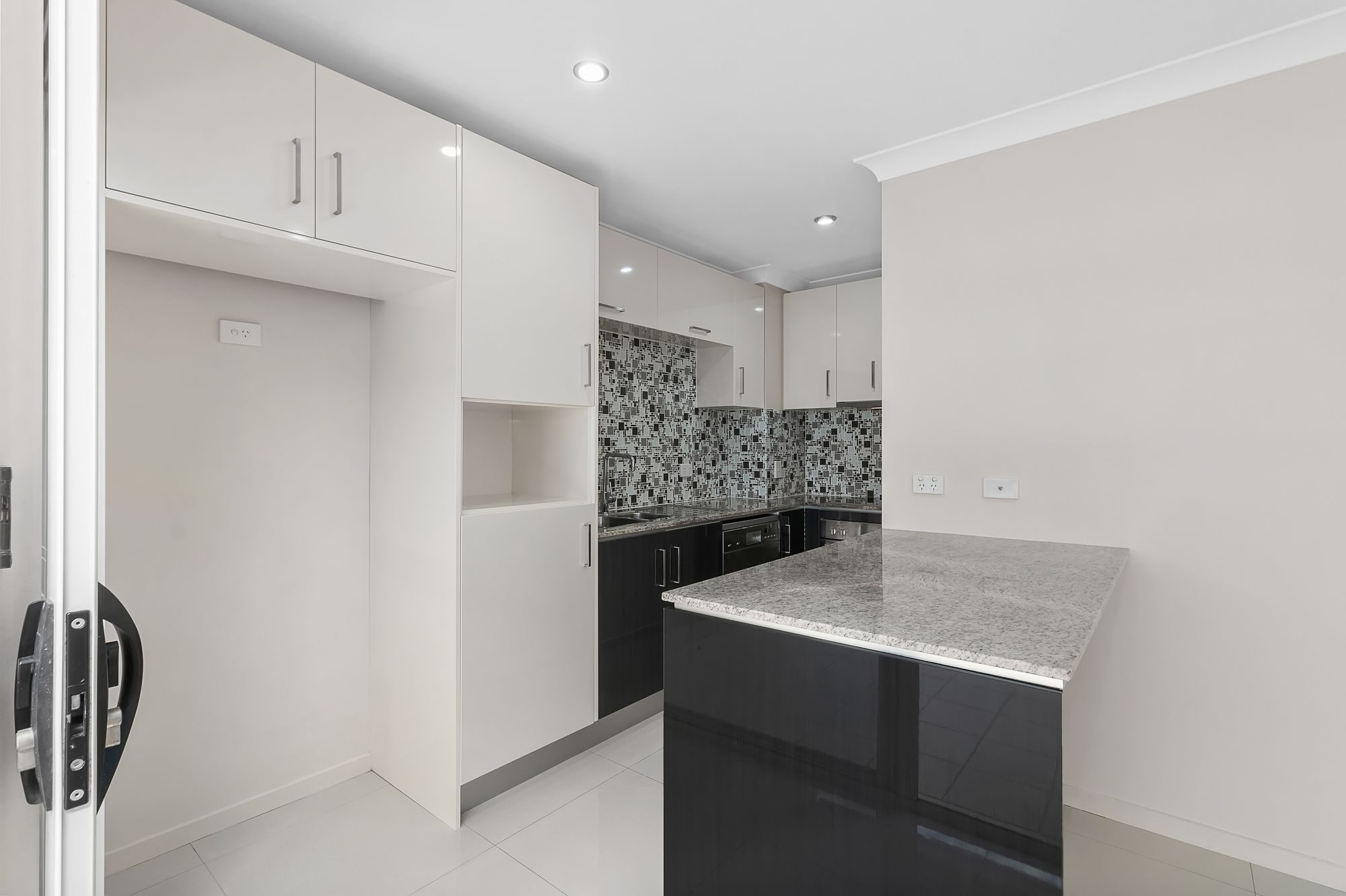2/69 Pembroke Street, Carina, QLD 4152