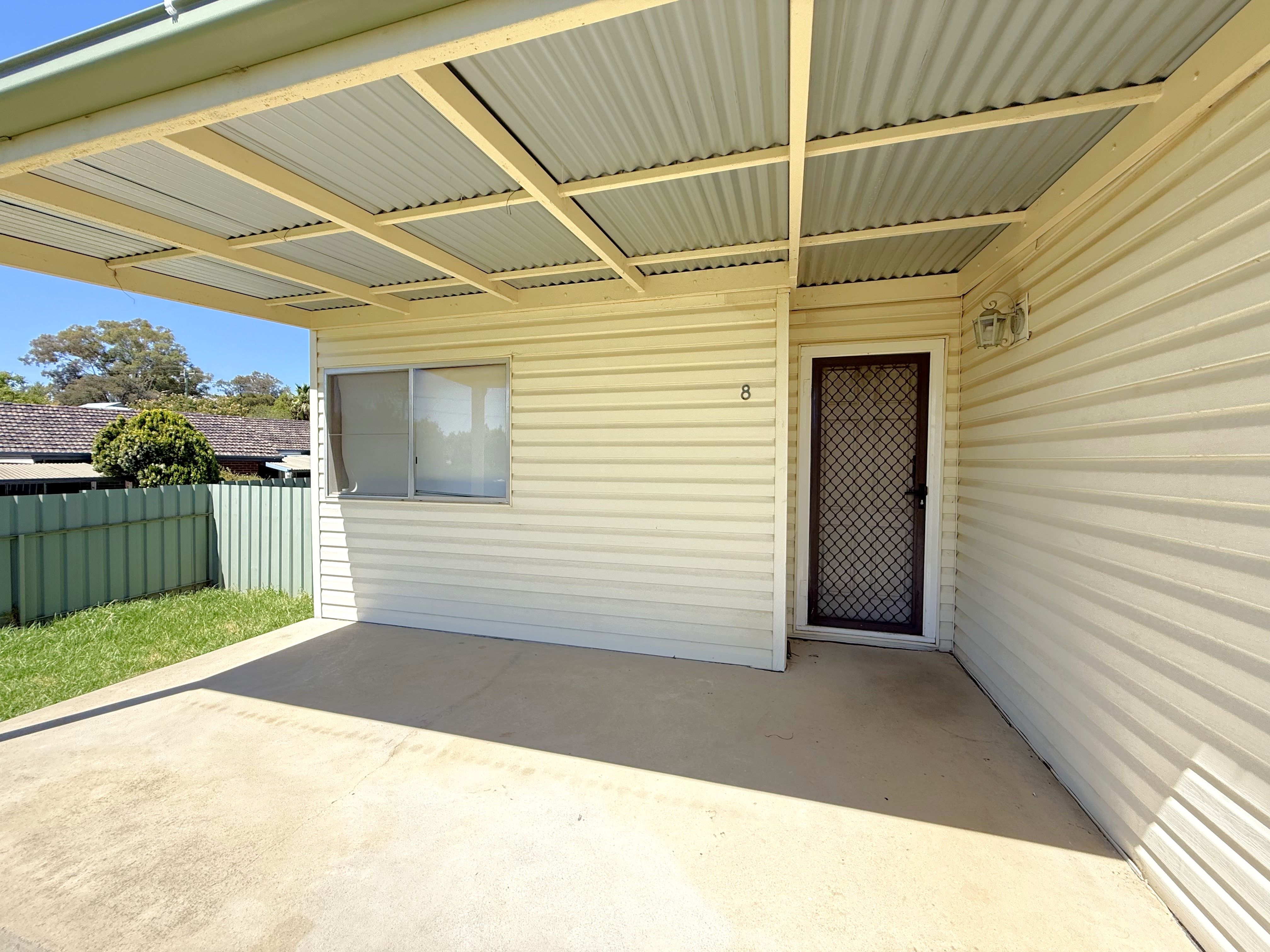 8 Currawong Street, Young, NSW 2594