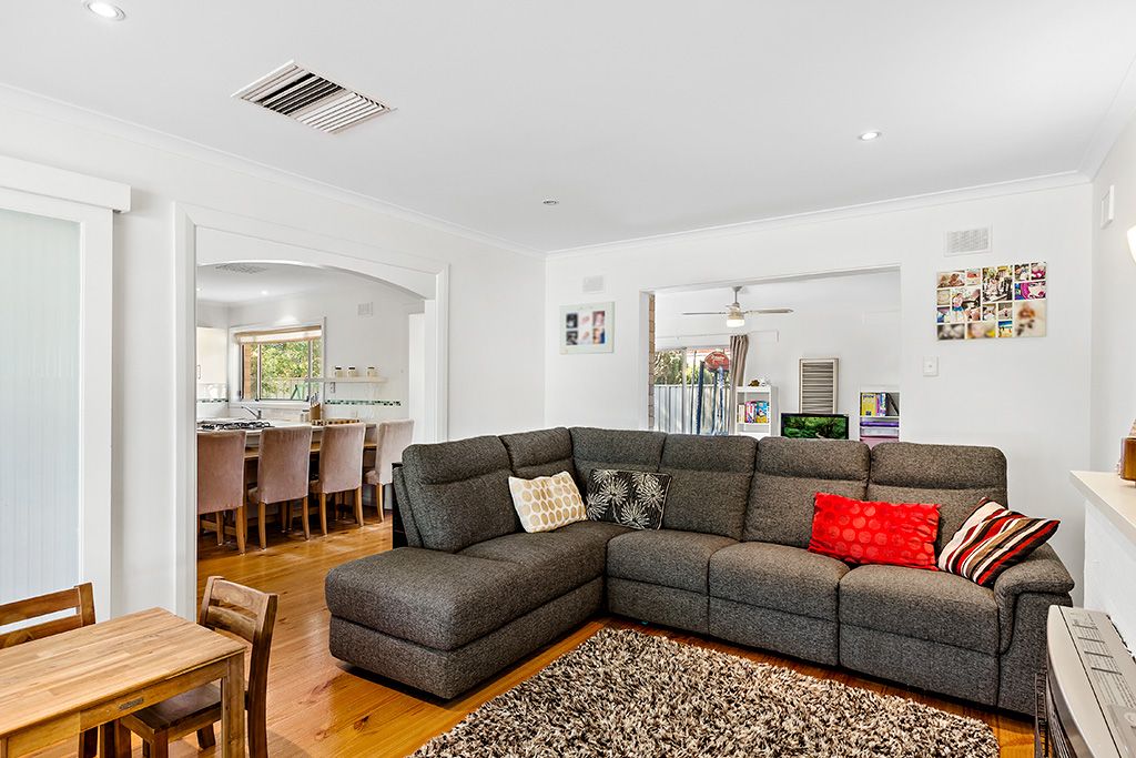 2 Doncaster Avenue, Novar Gardens, SA 5040
