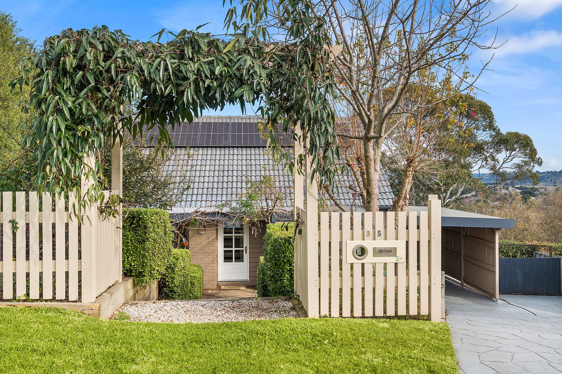 35 Dengate Crescent, Moss Vale, NSW 2577