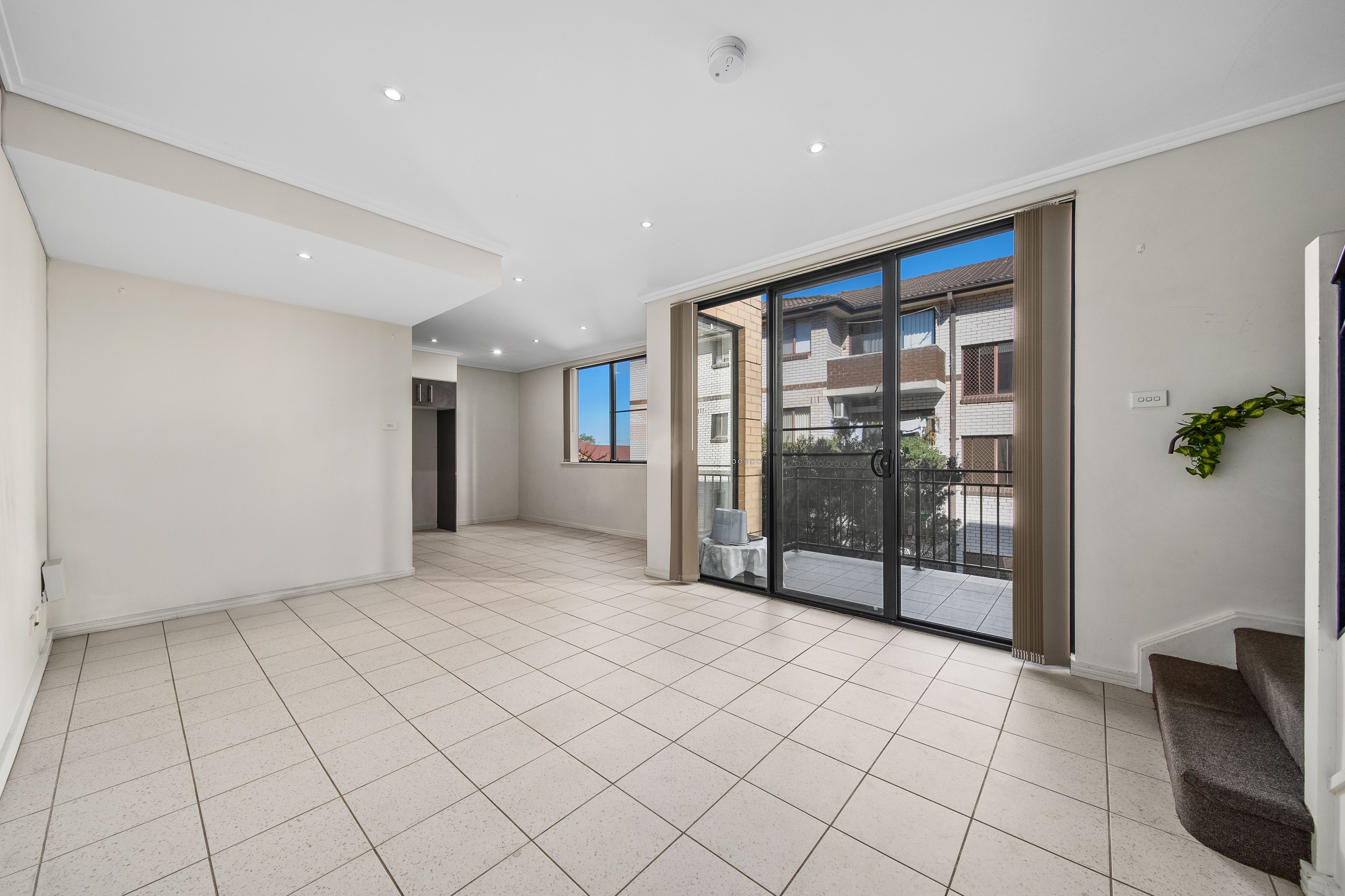 9/11 Charles Street, Liverpool, NSW 2170