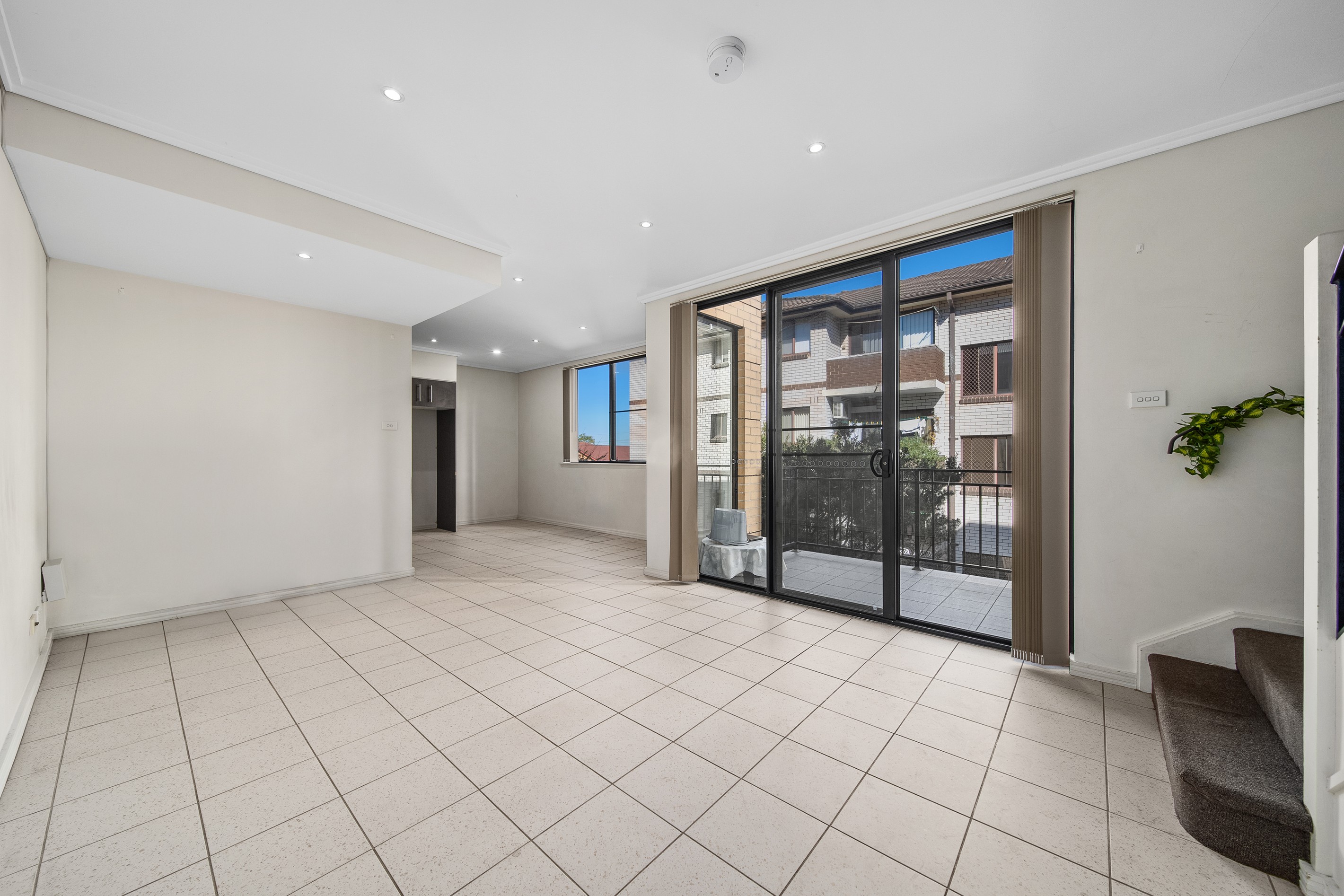 9/11 Charles Street, Liverpool, NSW 2170