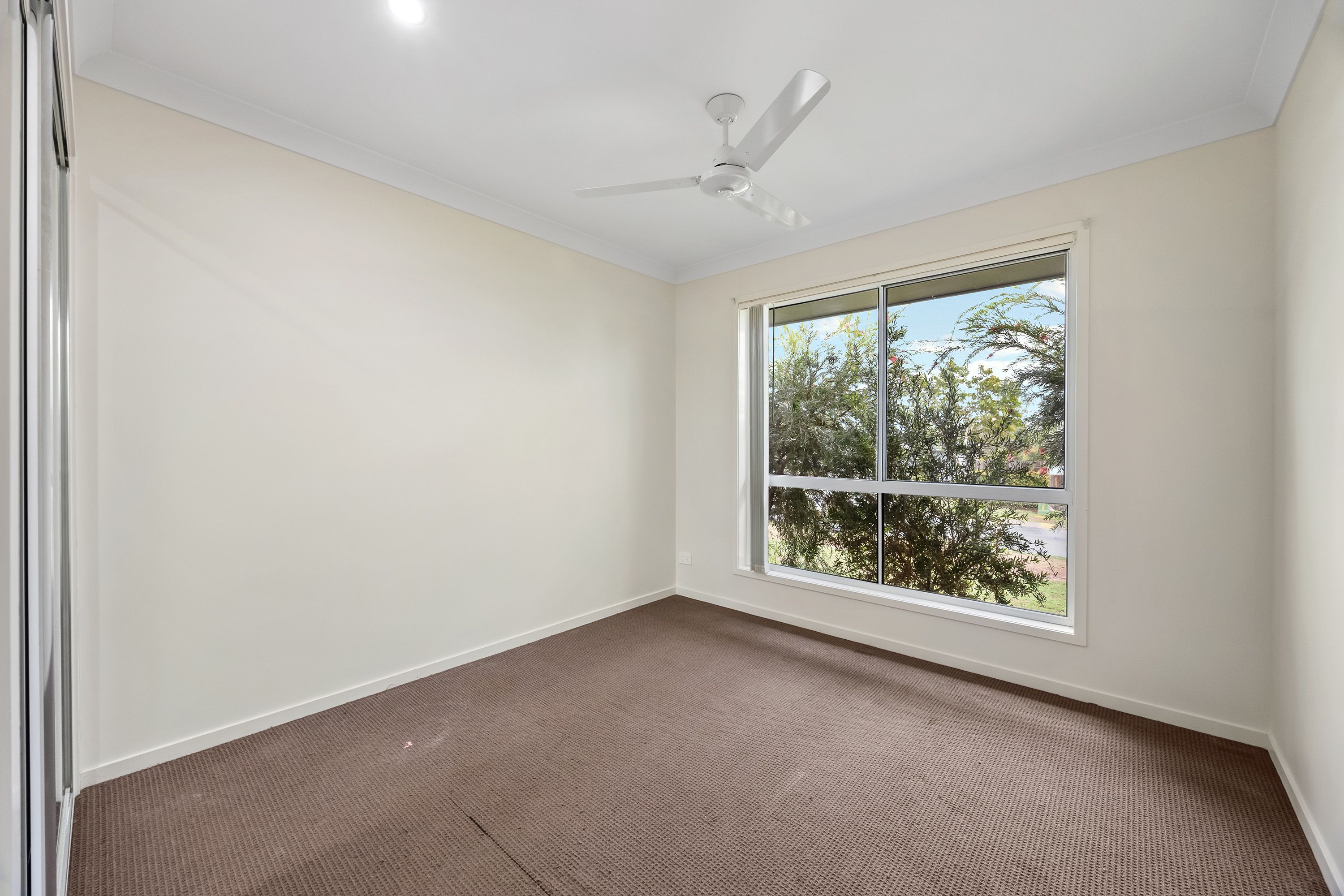 43 Cornforth Crescent — photo 14 of 21
