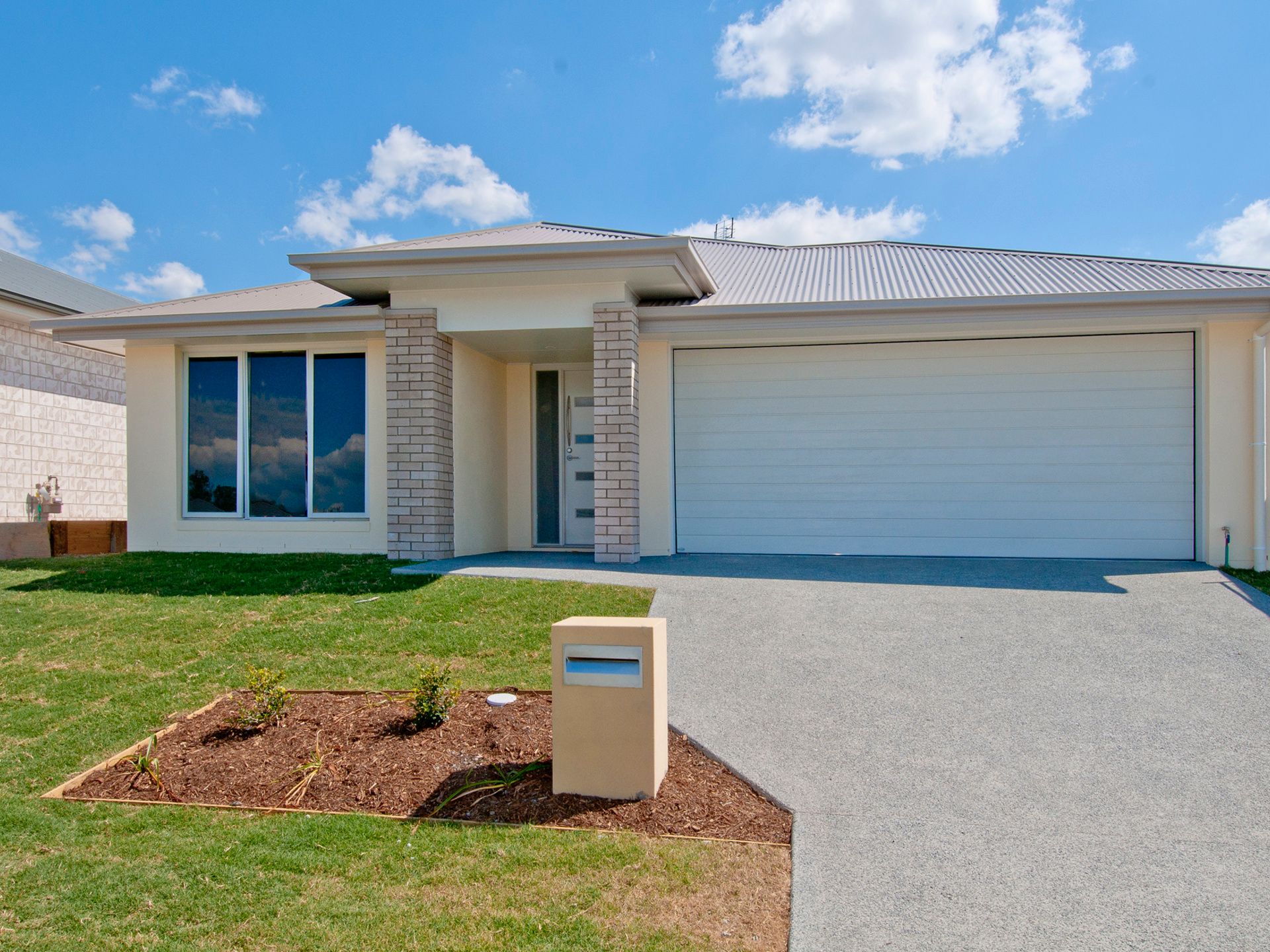 19 Derwent Close, Holmview, QLD 4207