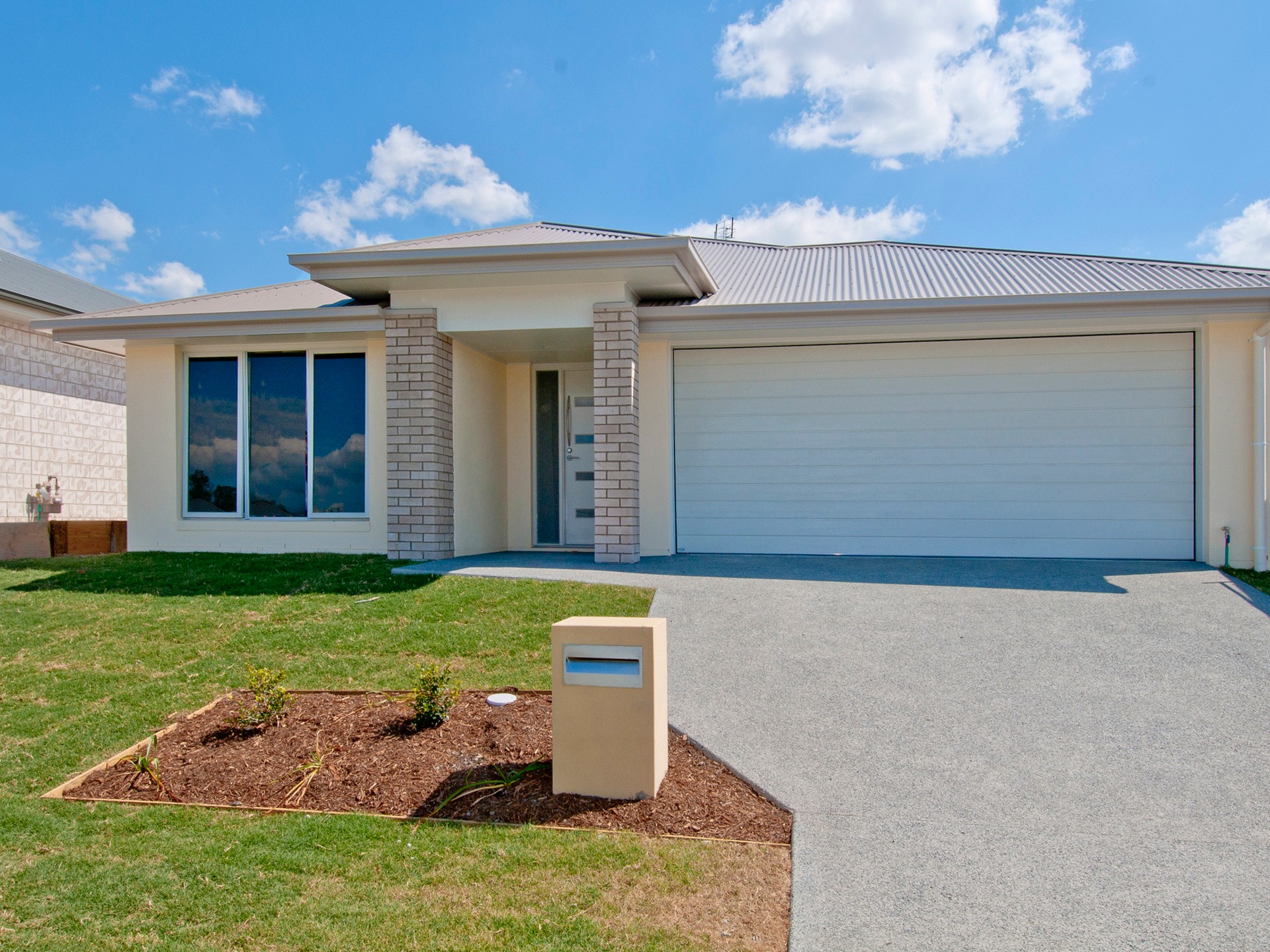 19 Derwent Close, Holmview, QLD 4207