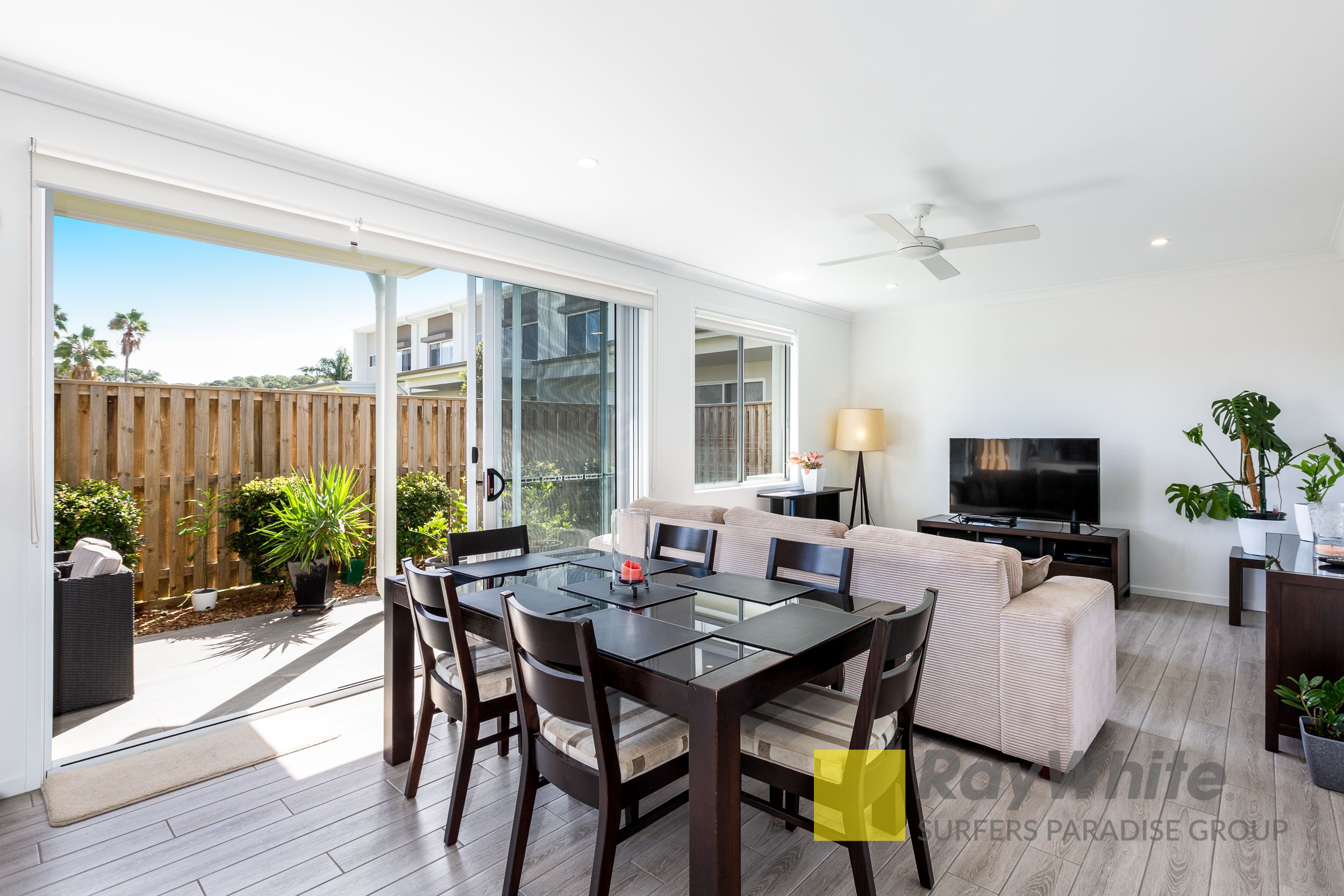 12/6 Park Cove Boulevard, Hope Island, QLD 4212