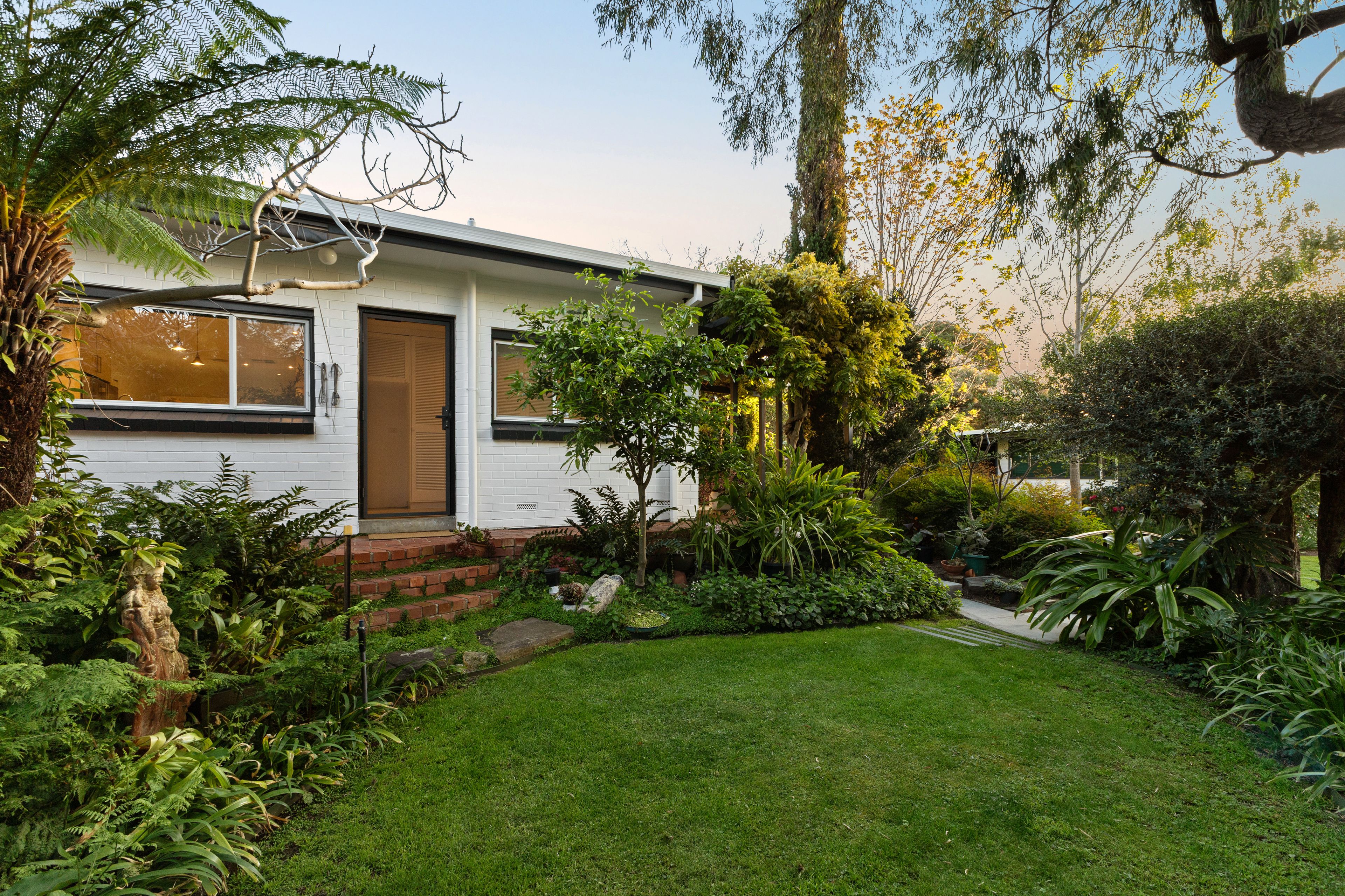 5 Norwich Avenue — photo 18 of 22