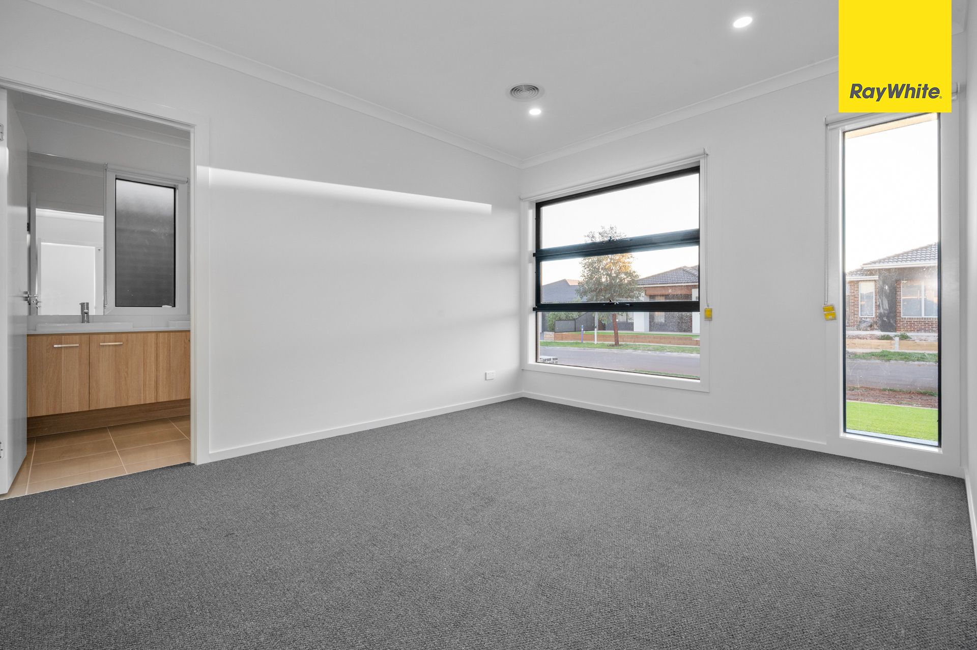 38 Ambervue Drive, COBBLEBANK, VIC 3338