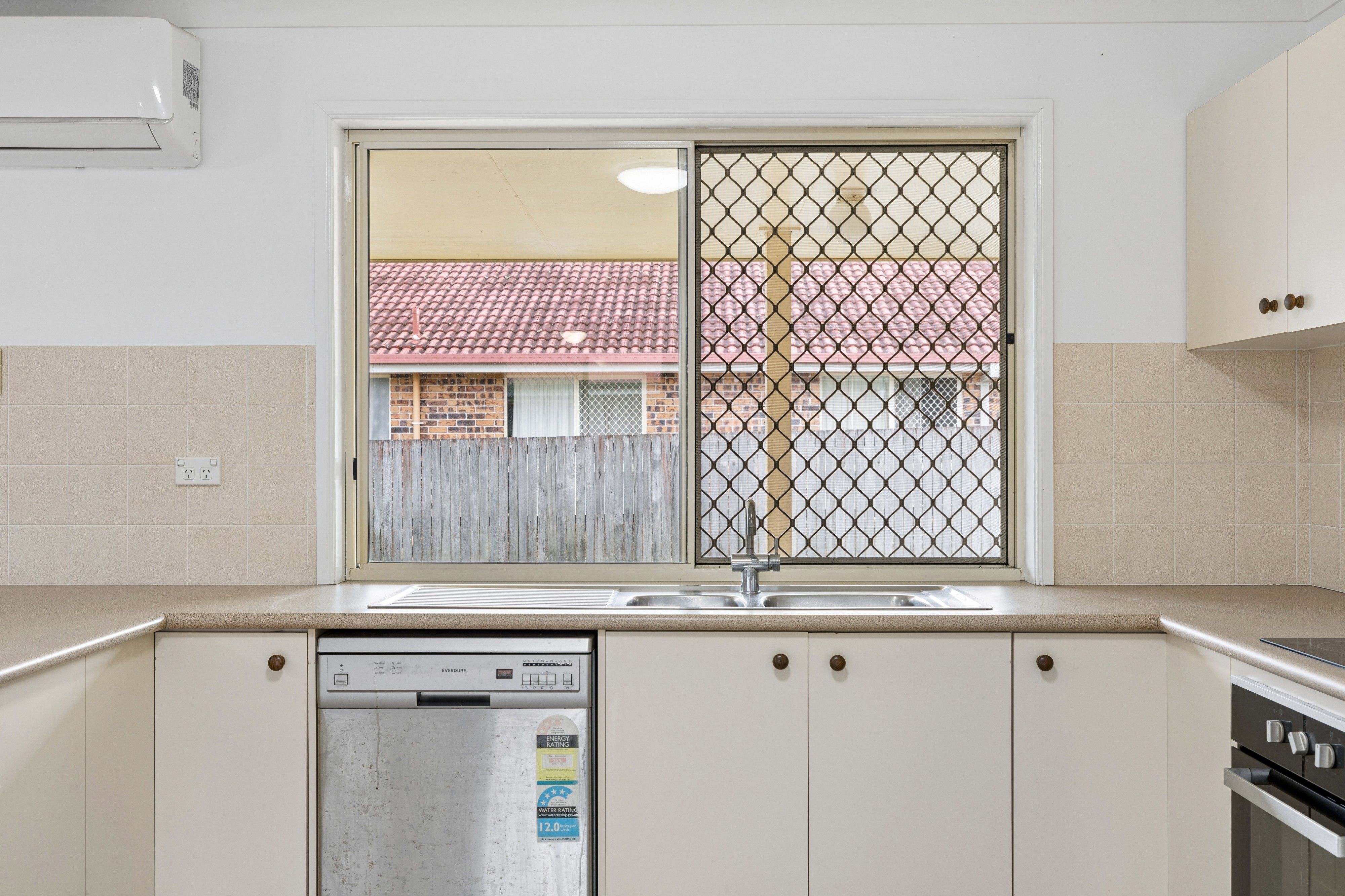 18 Tralee Street — photo 5 of 23