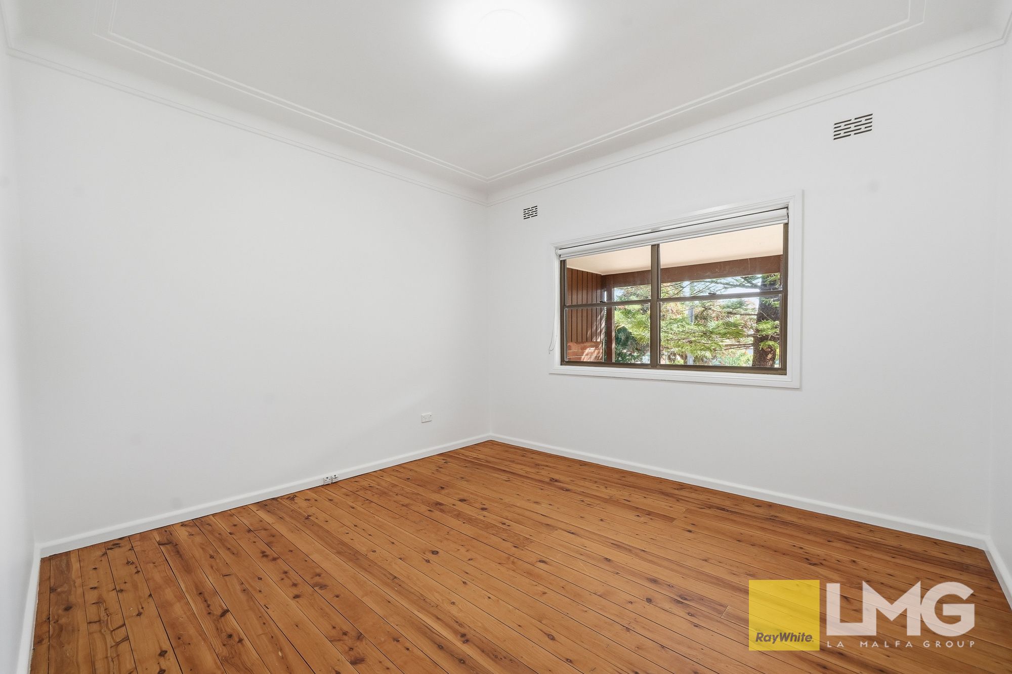 6A Dempster Crescent — photo 12 of 25