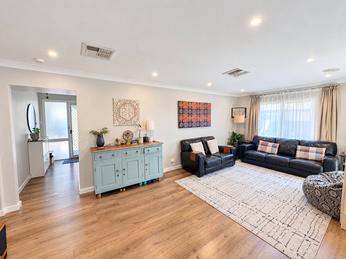 32 Coventry Crescent — photo 4 of 22