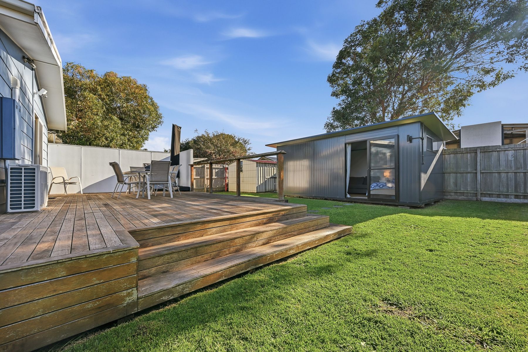 102 Anglers Road — photo 3 of 19