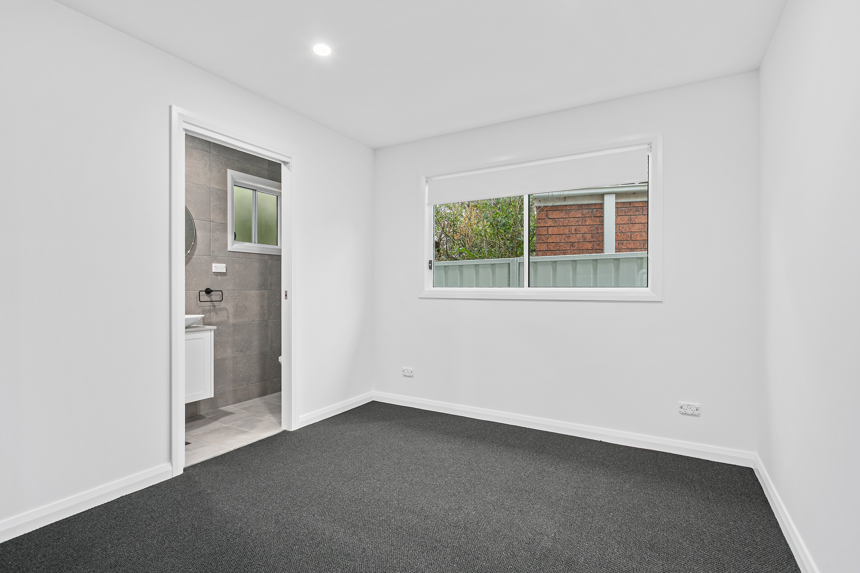 4/4 Calderwood Road, Albion Park, NSW 2527