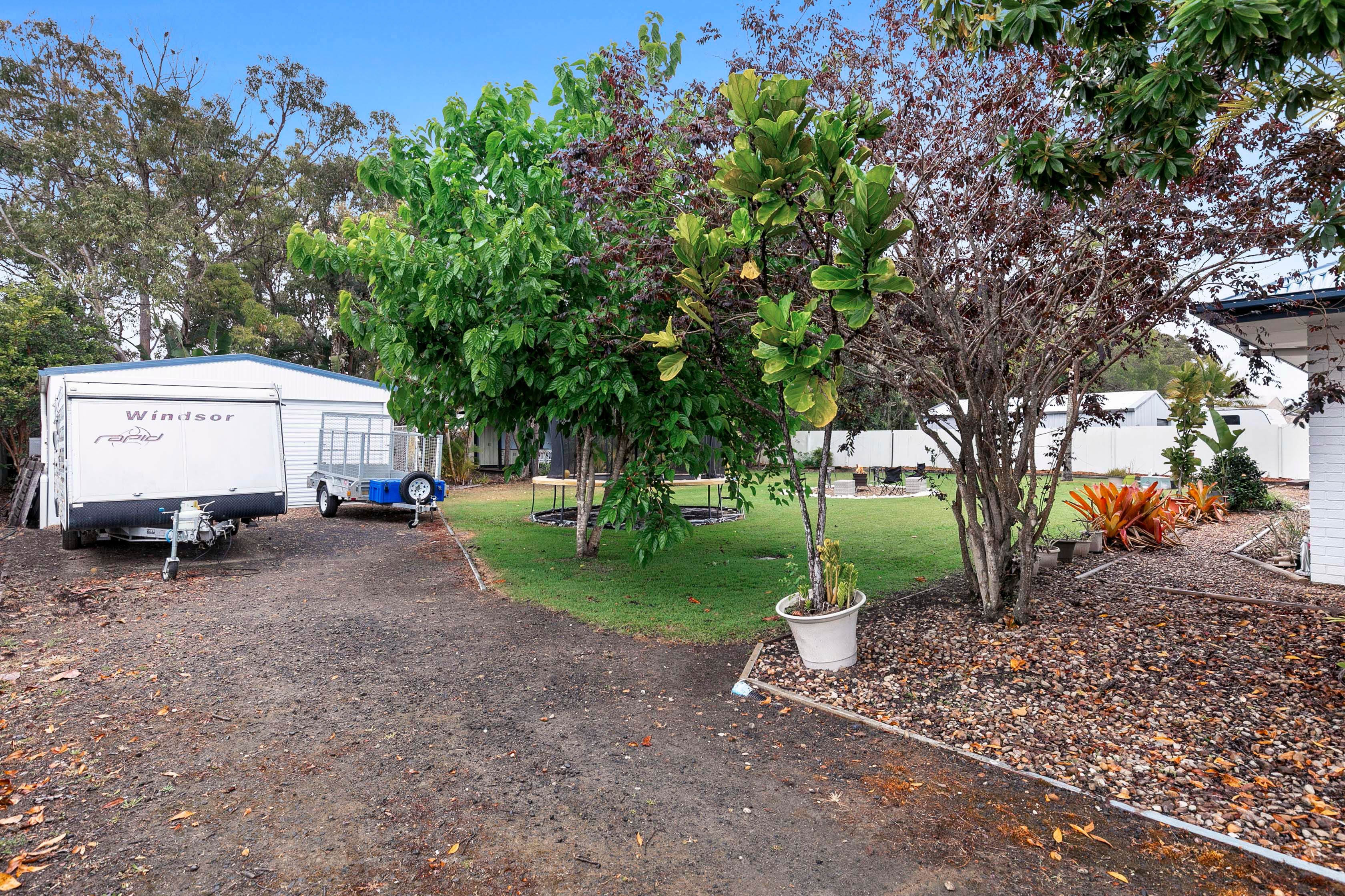 15 Amstal Avenue — photo 19 of 28