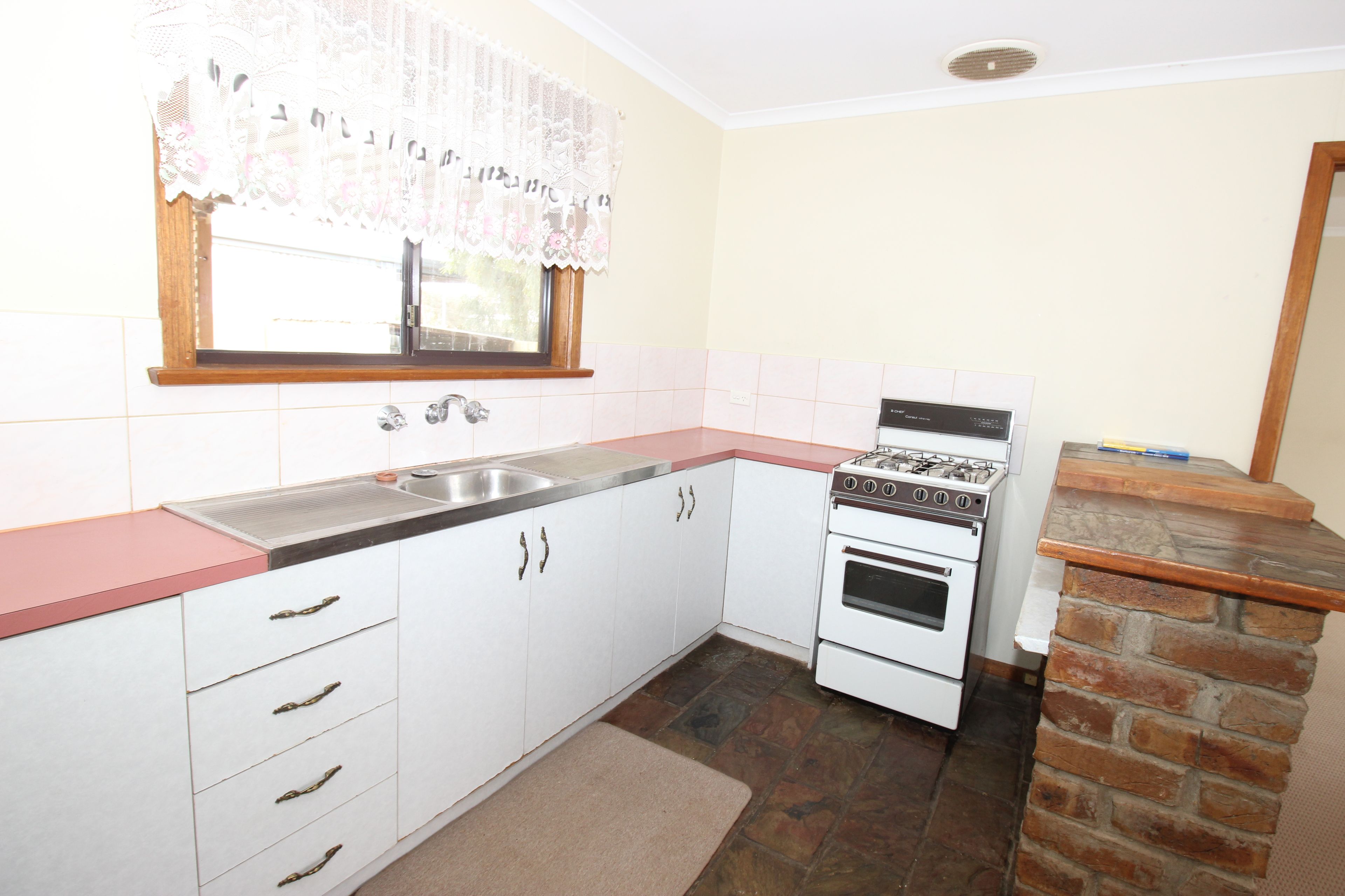 2 Gouge Street, Morgan, SA 5320