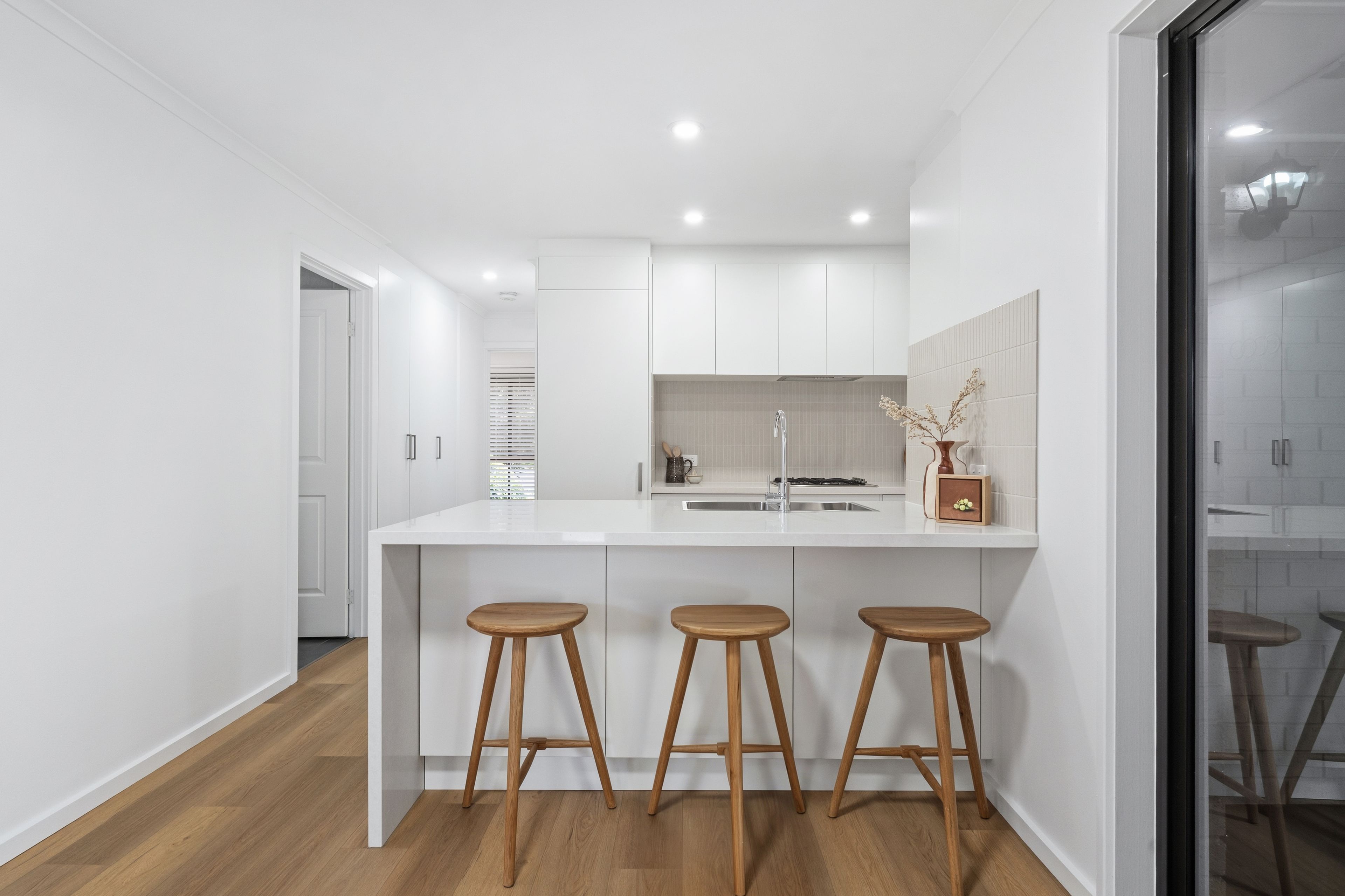 41 Moncur Street — photo 3 of 18