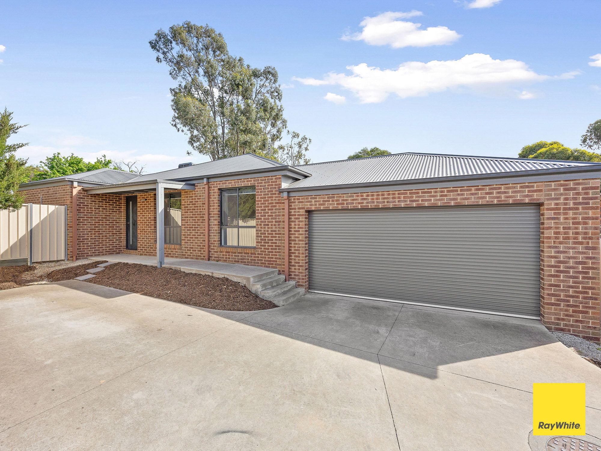 2/1C Lester Street — photo from Ray White Bendigo