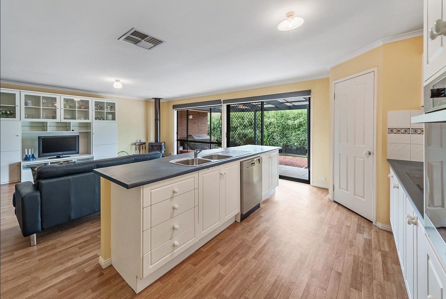 7 Bluestone Court, South Morang, VIC 3752