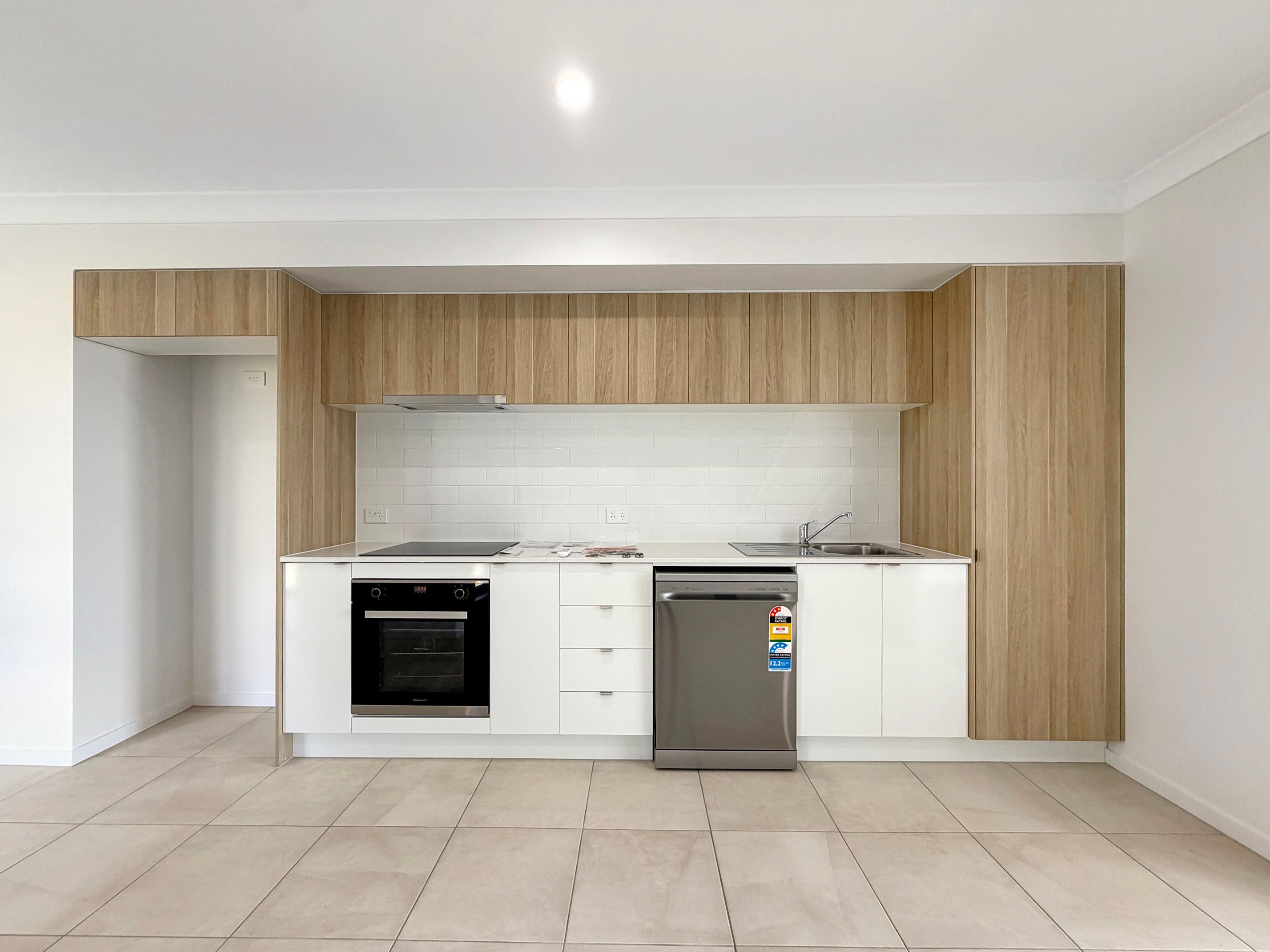 2/14 Oakwood Drive, Tinana, QLD 4650