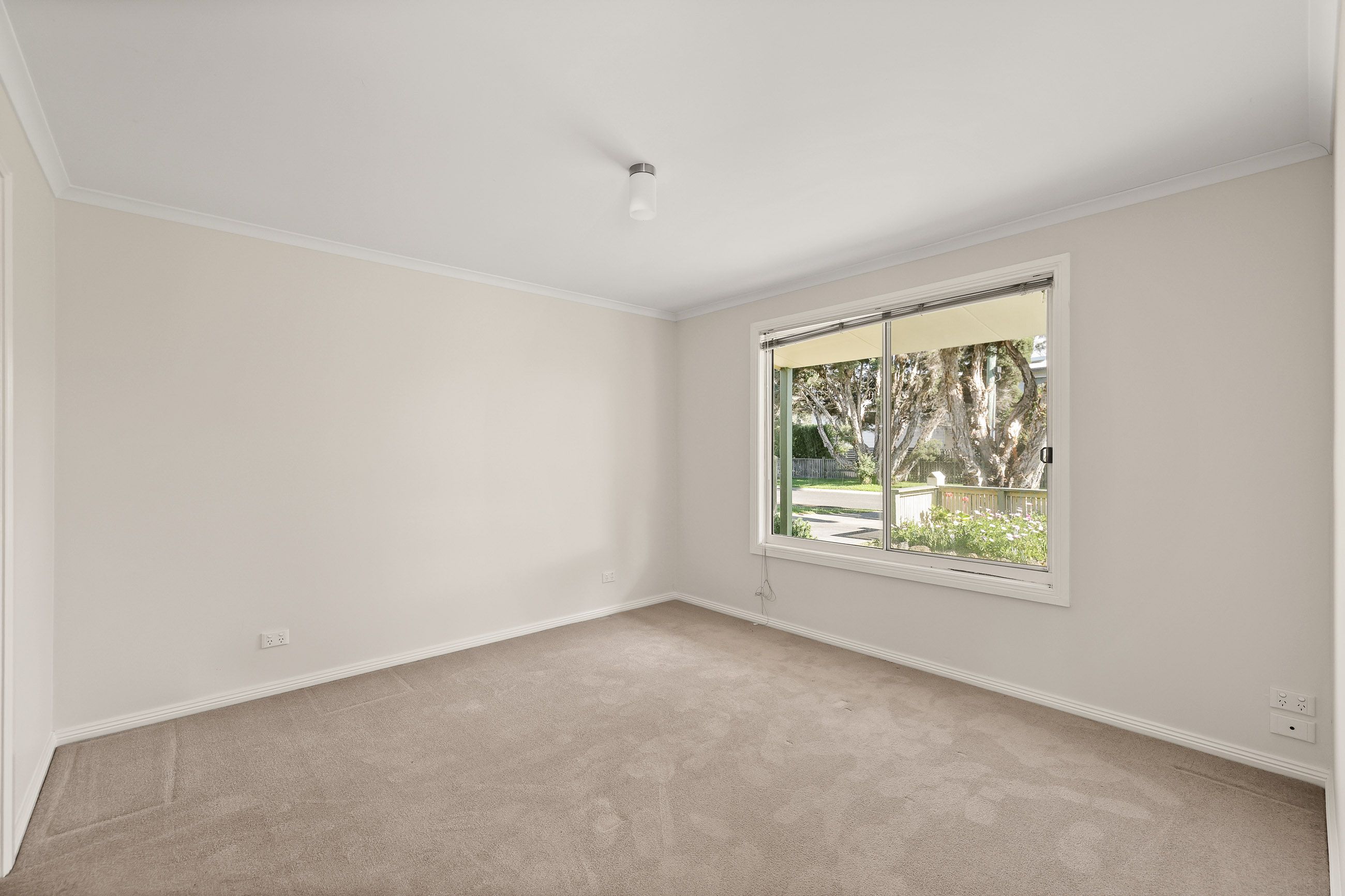 33 Lansell Road — photo 13 of 14