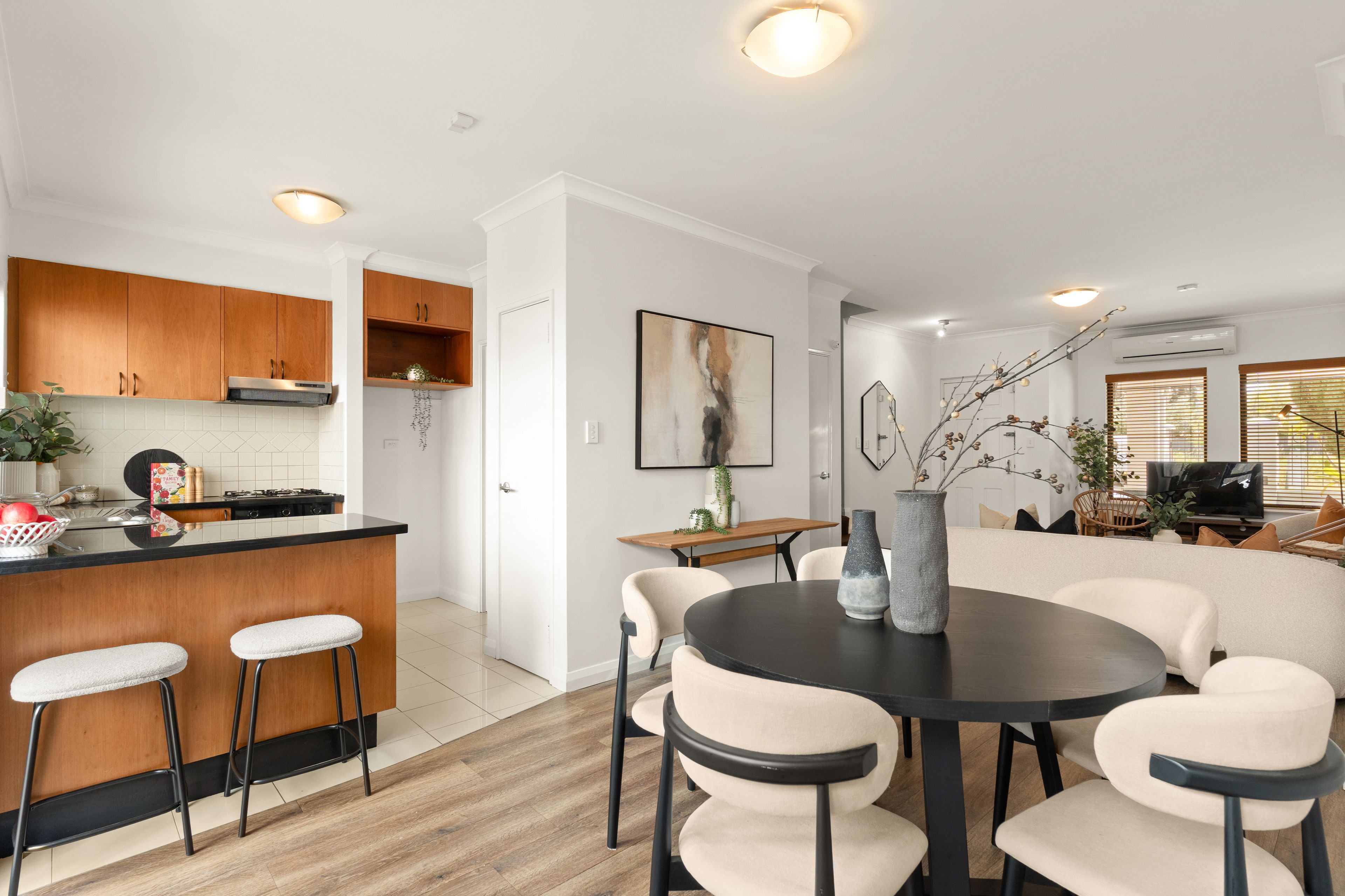 3/1 Hammond Street — photo 3 of 22