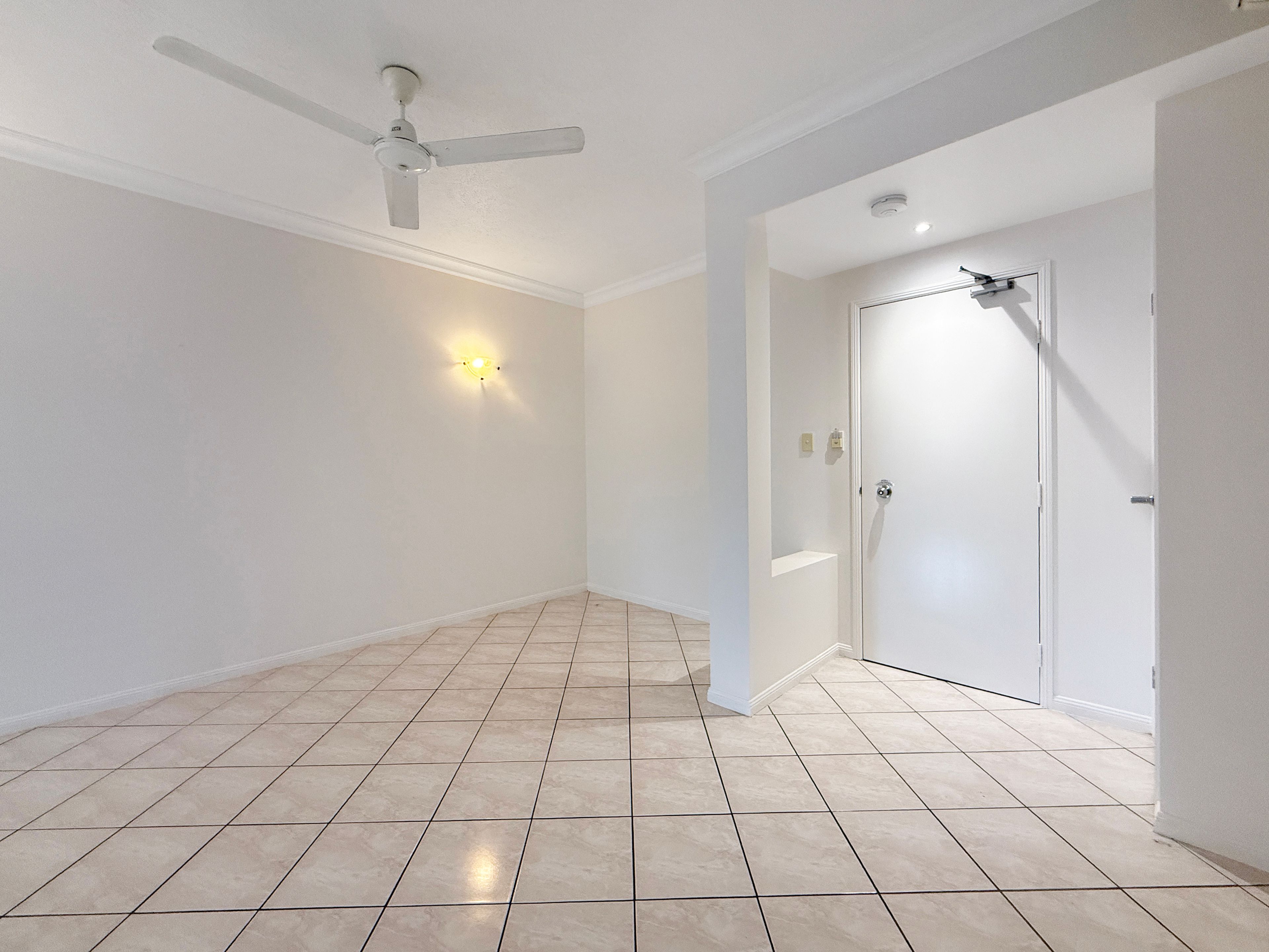 1205/2-10 Greenslopes Street — photo 6 of 10