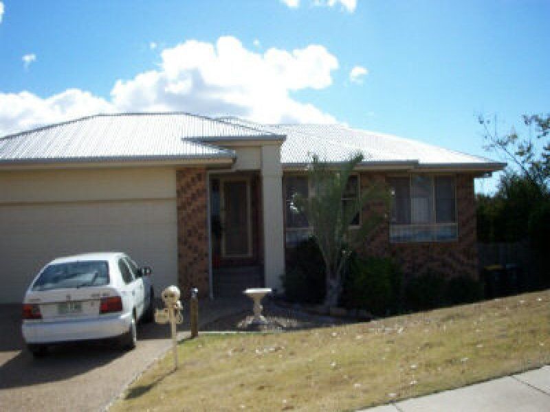 114 Hargreaves Road, Wynnum West, QLD 4178