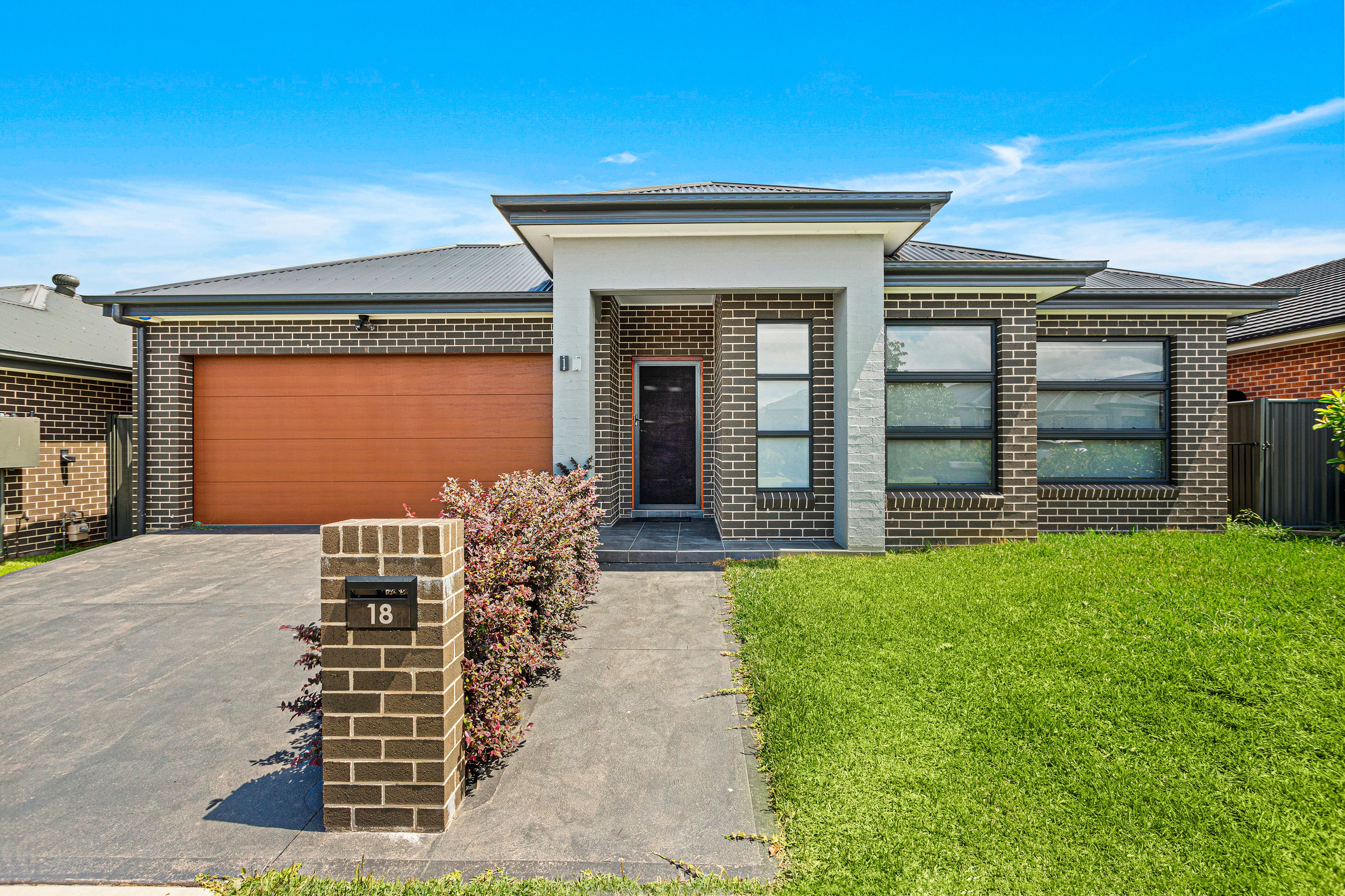 18 Meander Drive, Calderwood NSW 2527