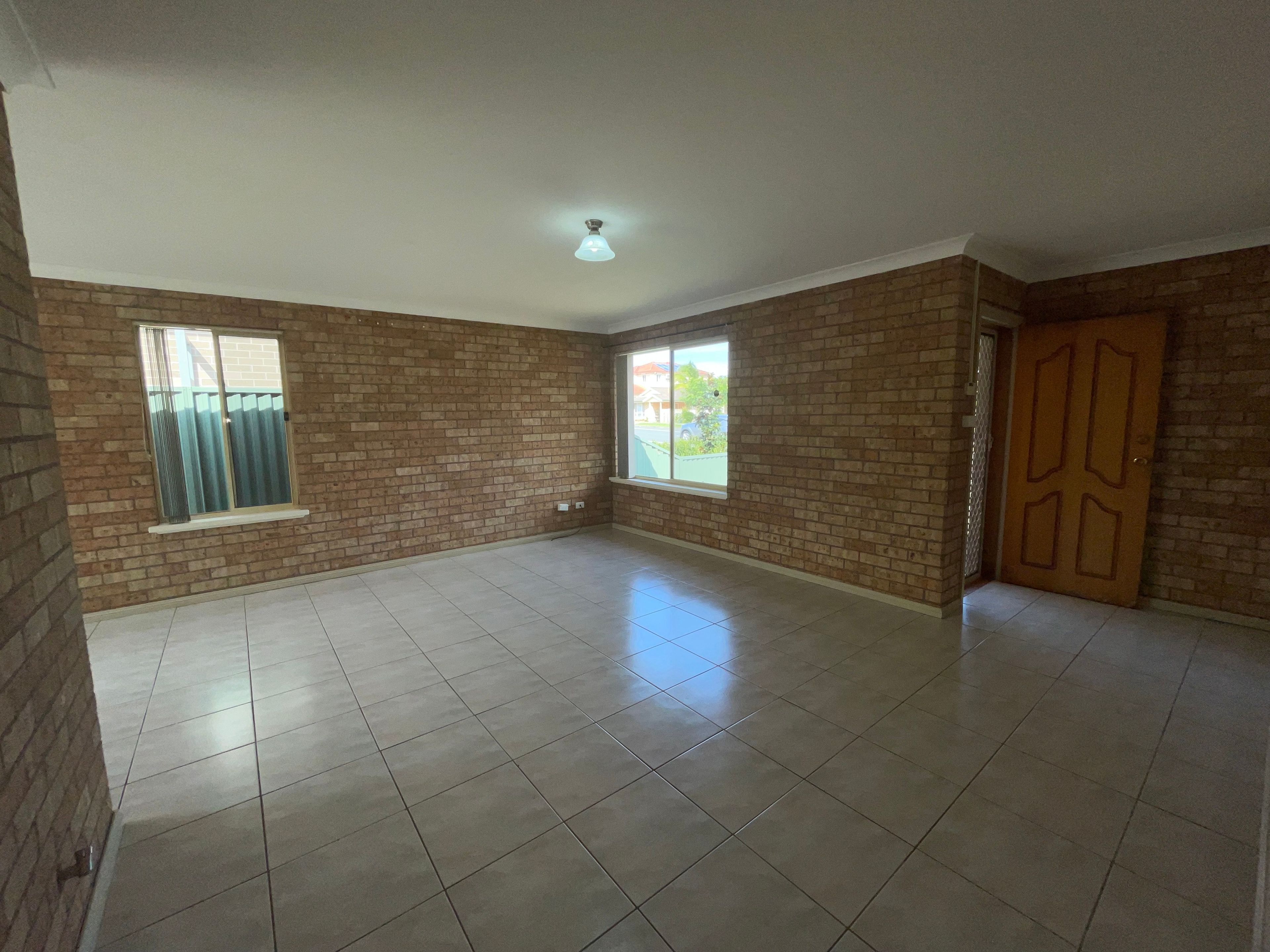 1/299 Green Valley Road, Green Valley, NSW 2168