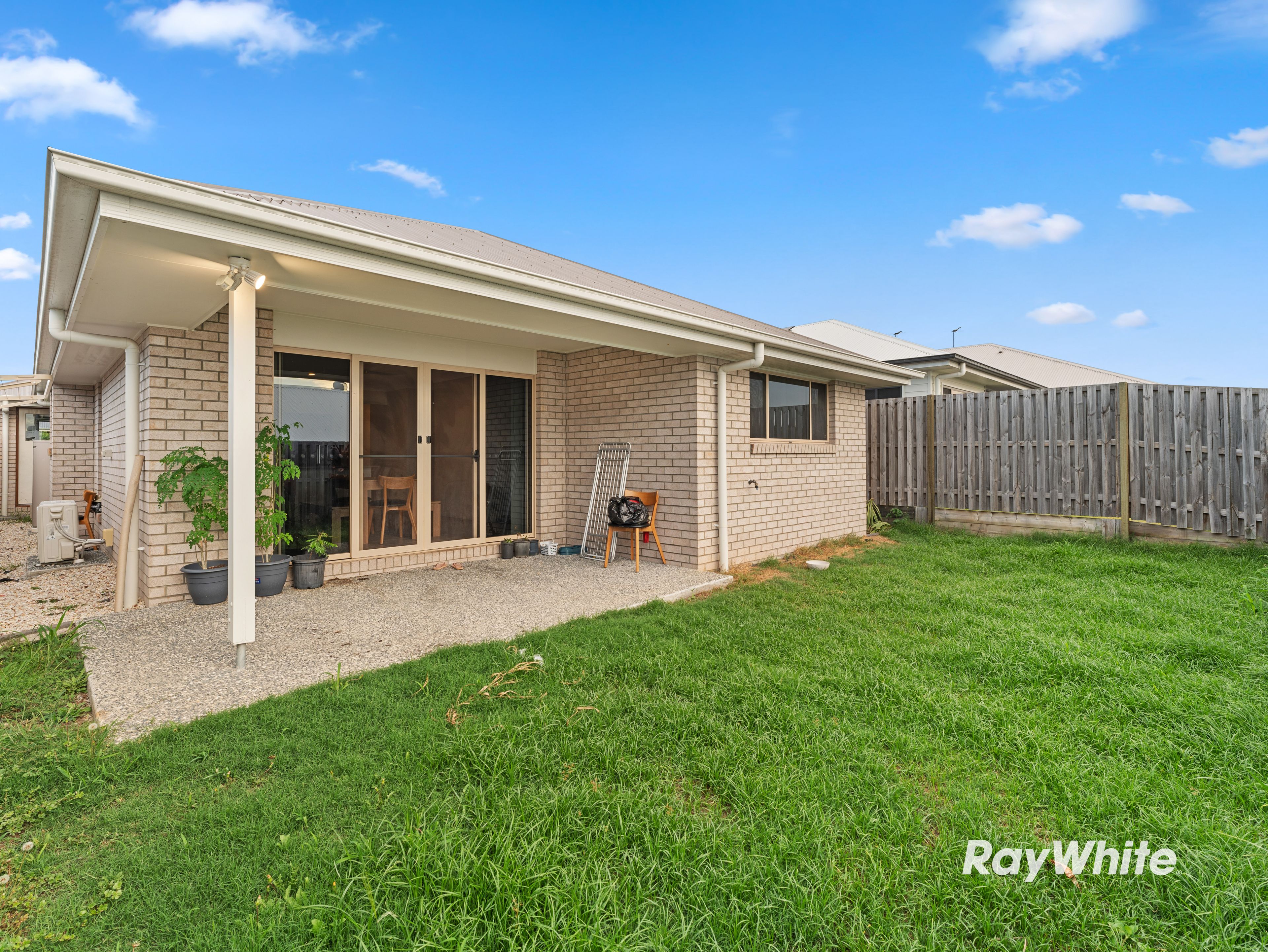3 Haystack Close, Park Ridge, QLD 4125