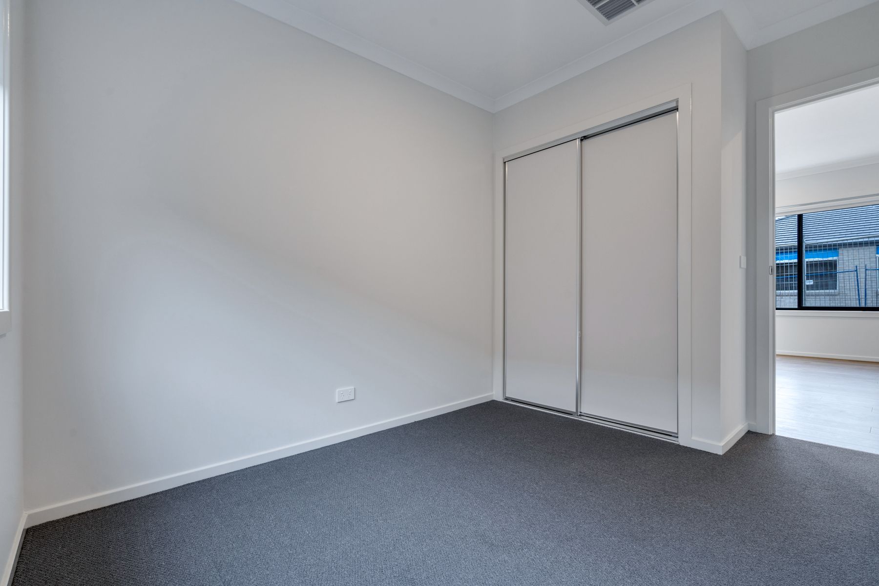 82 Molesworth Crescent — photo 13 of 21