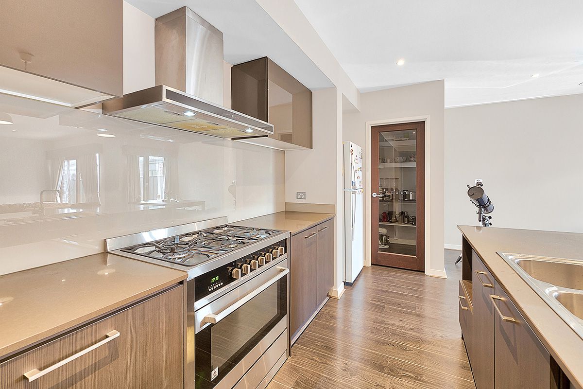 16 Dream Avenue, Clyde North, VIC 3978