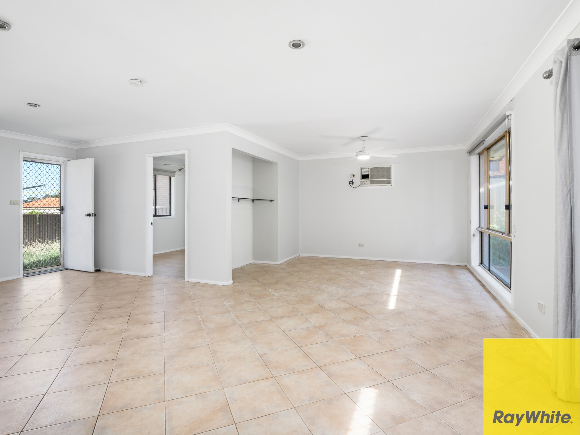 38 Leicester Way, St Clair, NSW 2759