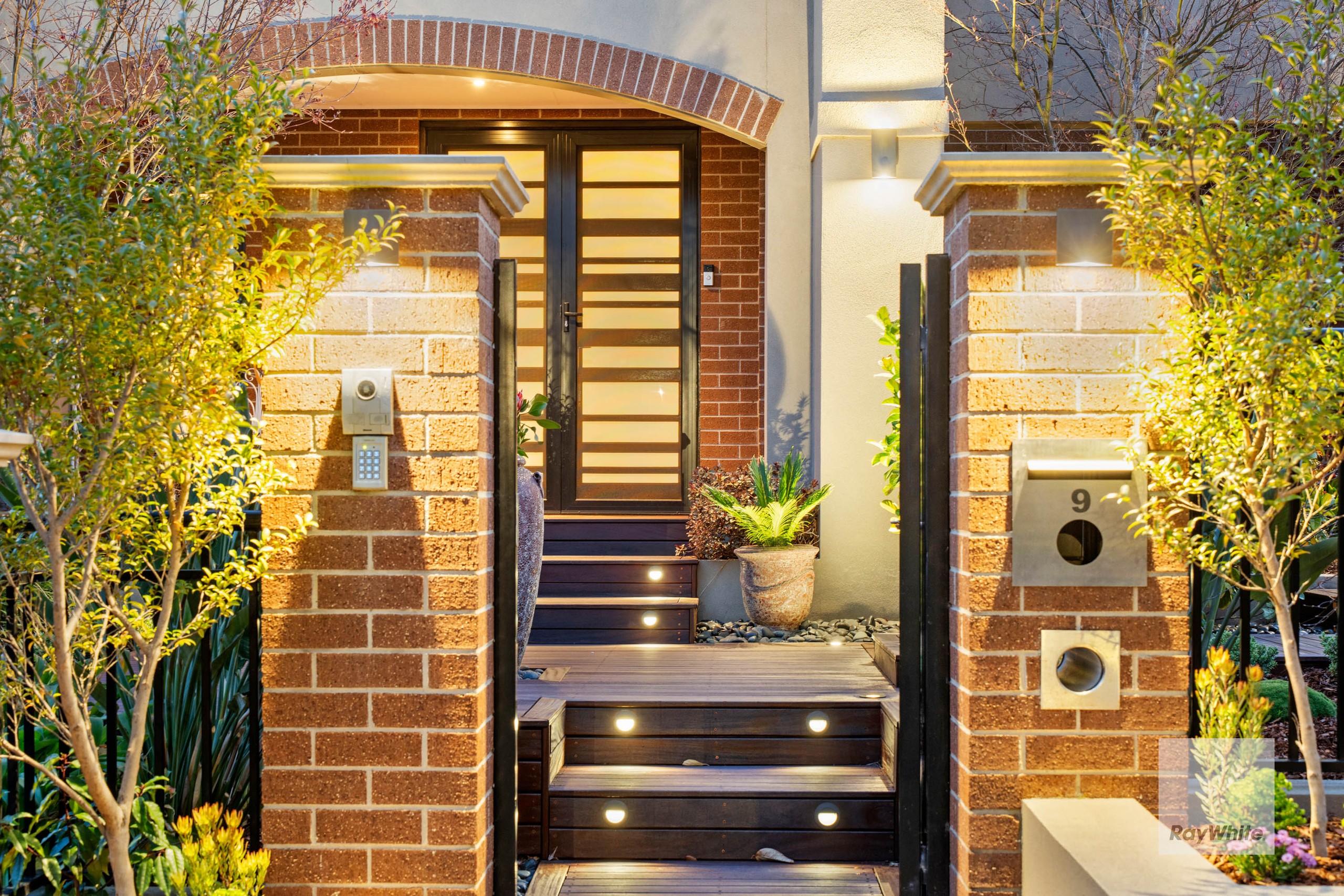 9 Kings College Court, Attwood, VIC 3049