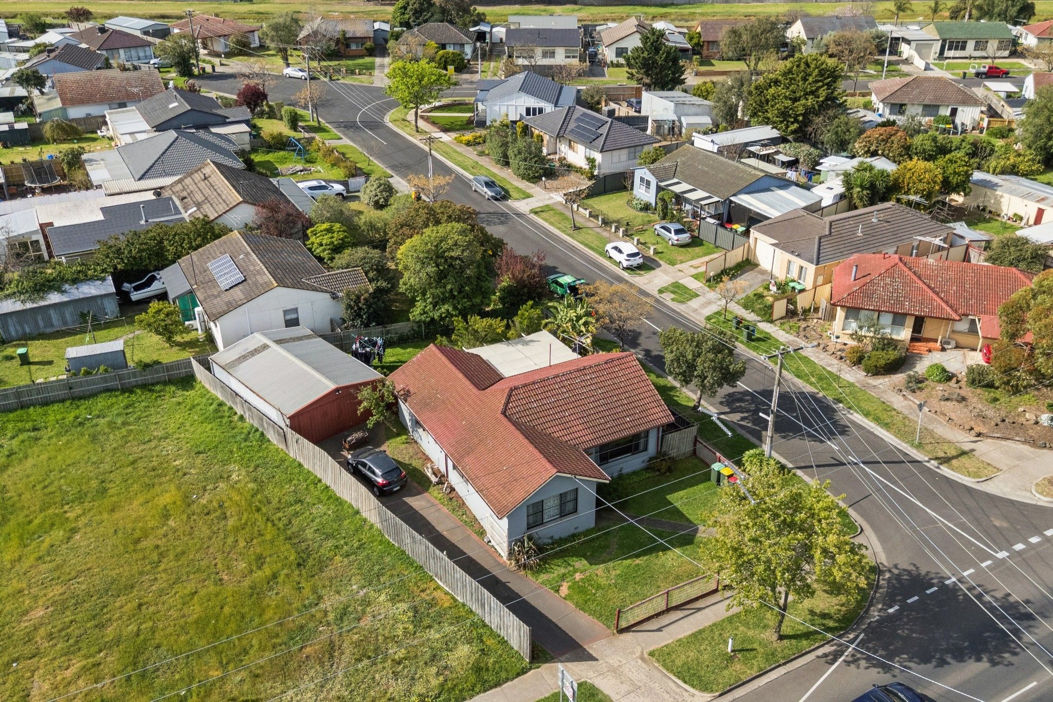 42 Centenary Crescent — photo 21 of 24