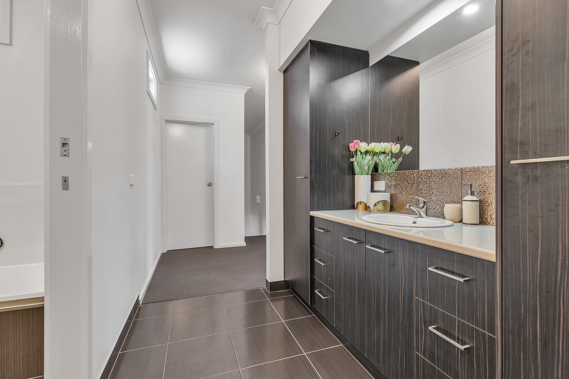 212 McKinlay Street — photo 7 of 23