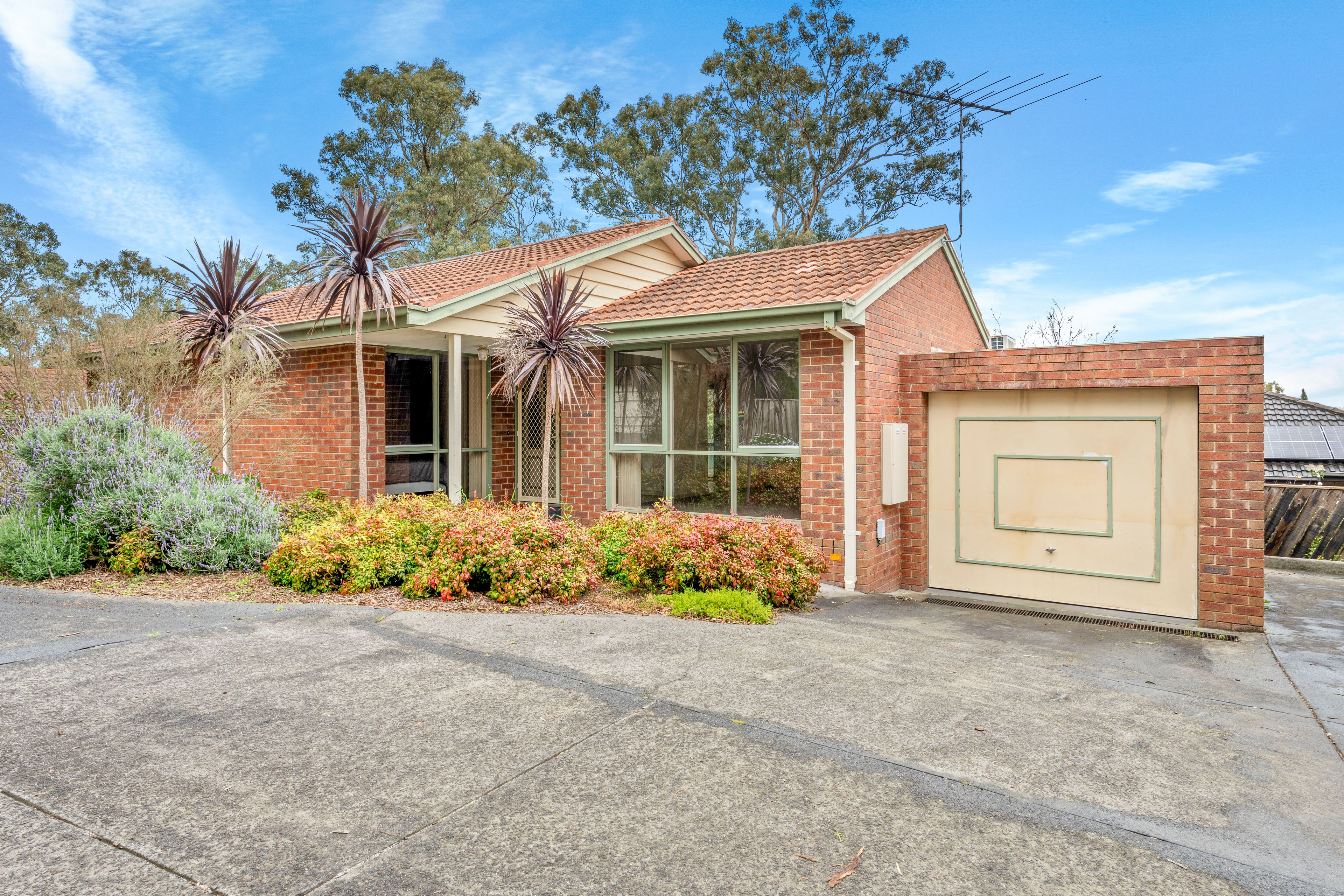 7/12 Shalbury Avenue — photo from Ray White Eltham